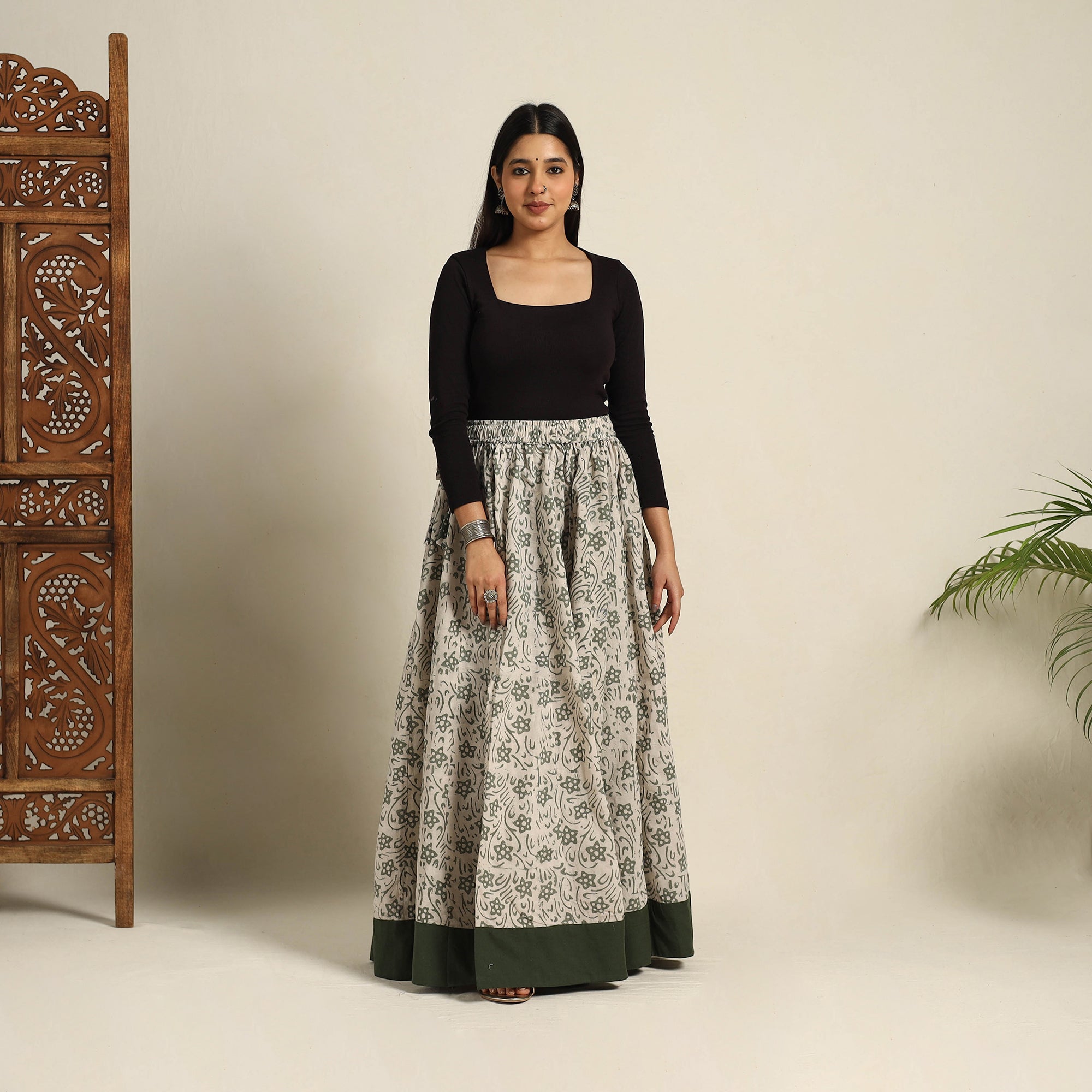NOORI BAZAR Beige - 24 Kali Patchwork Batik Print Cotton Long Skirt 04