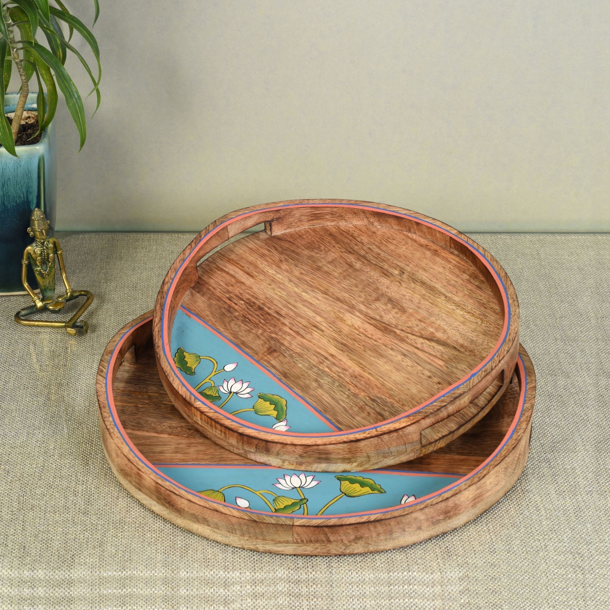 ART CREATIONS BY SUMAN SONTHALIA Brown - Pichhwai Leela Round Serving Tray (Set of 2)