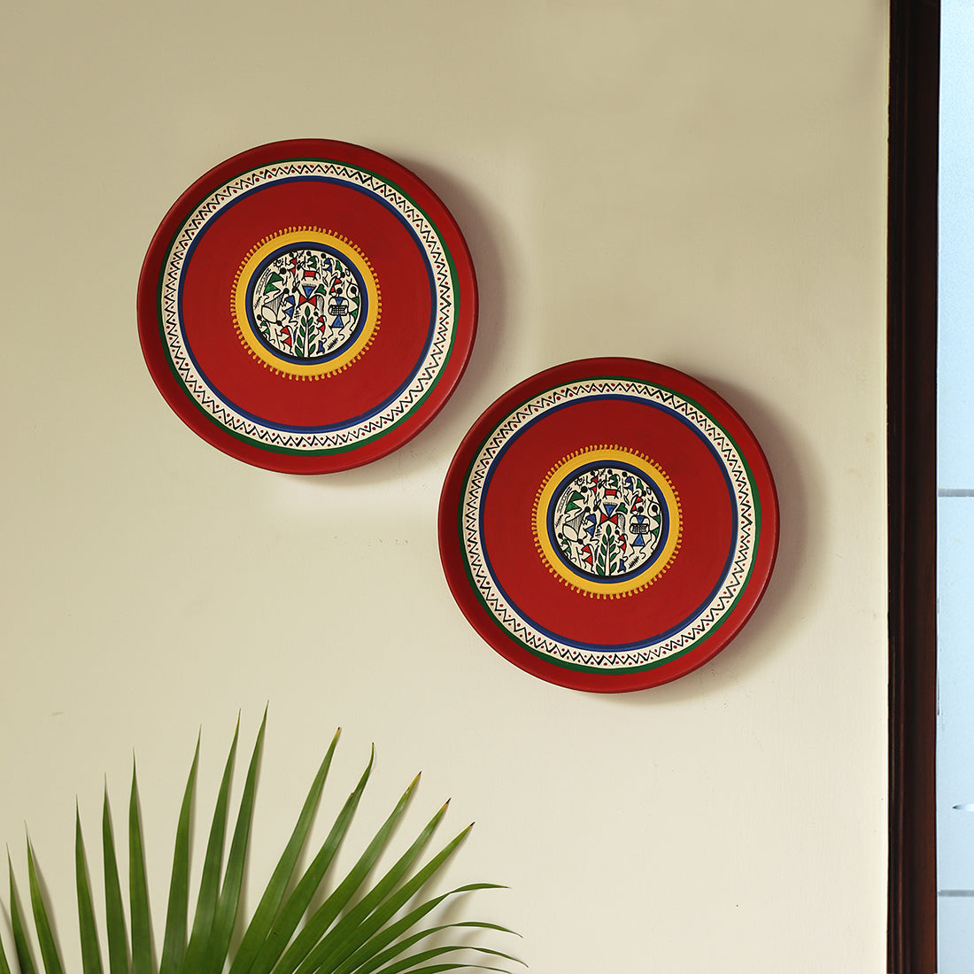 EXCLUSIVELANE 'The Warli Tales' Hand Painted Terracotta Wall Plates Wall Décor (8 inch, Set of 2, Red)