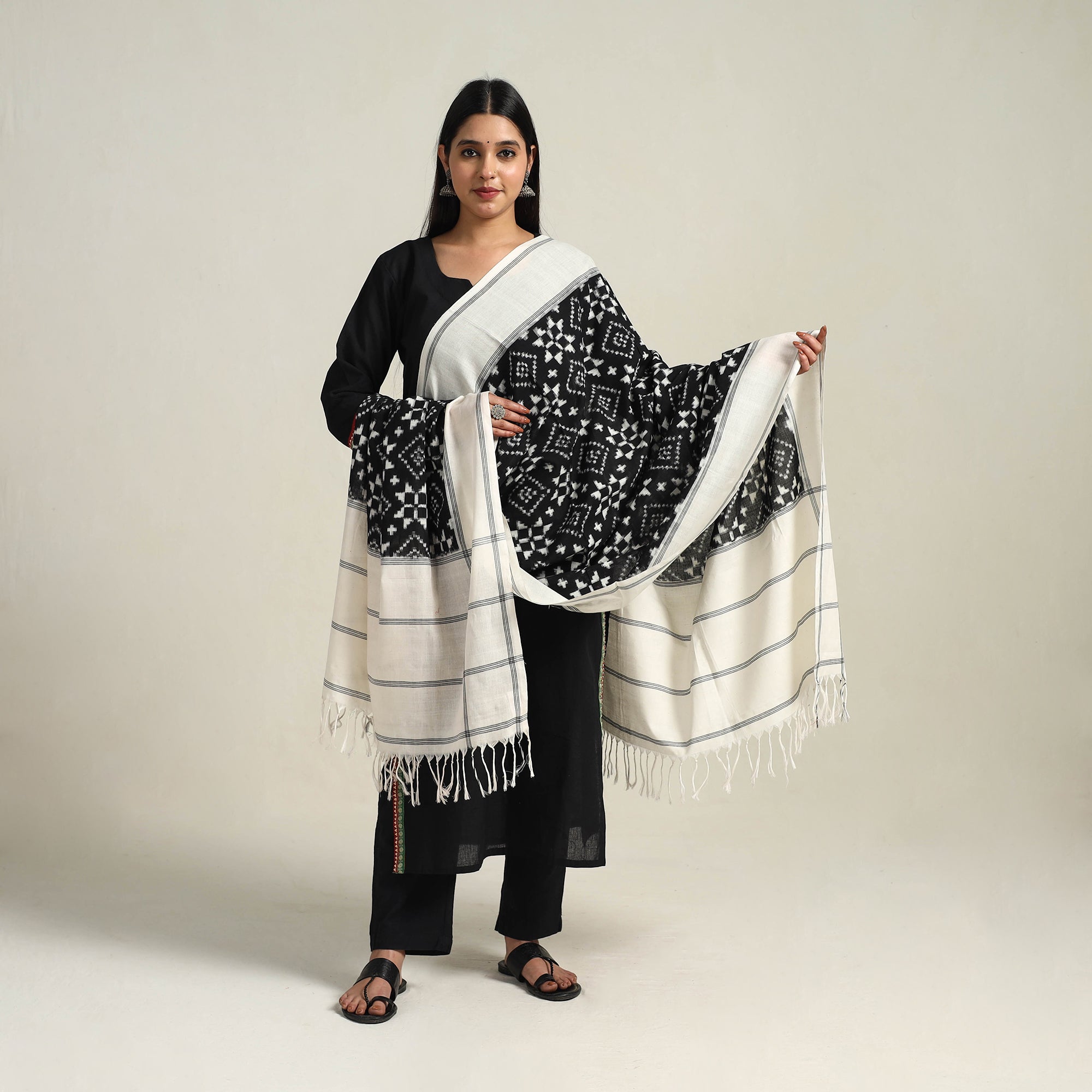 SOUTH KARGHA Black - Handloom Cotton Pochampally Double Ikat Dupatta 03