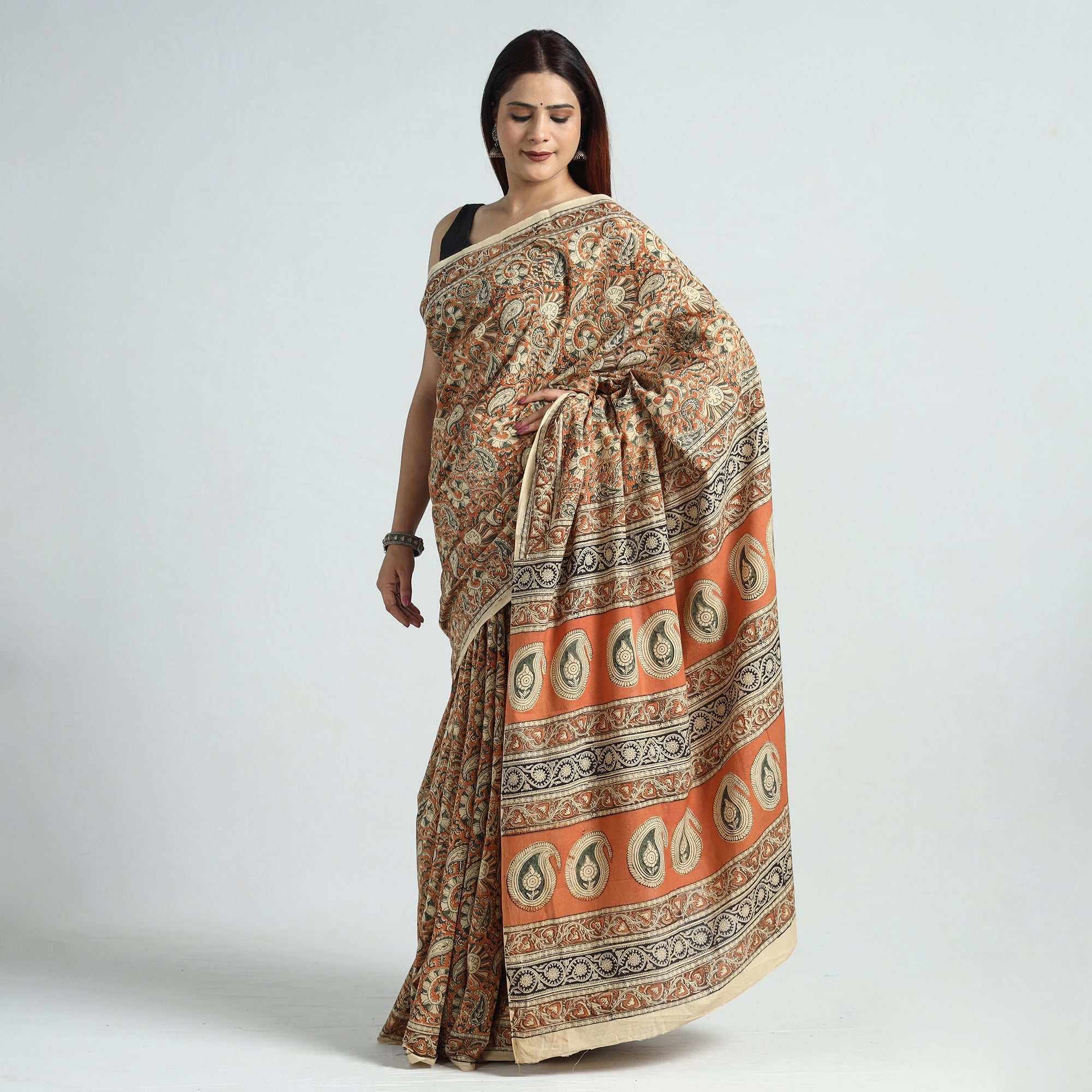 PITCHUKA SRINIVAS KALAMKARI PEDANA Brown - Pedana Block Print Cotton Kalamkari Saree 02 - view 2