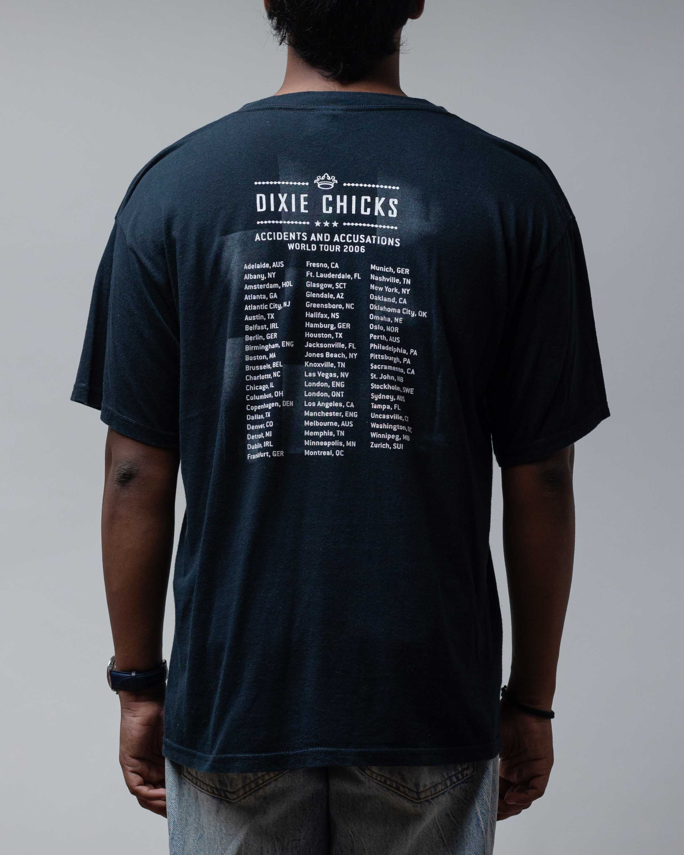 Vintage Dcx Tour Pass Neck Chain Graphic T-Shirt - view 3