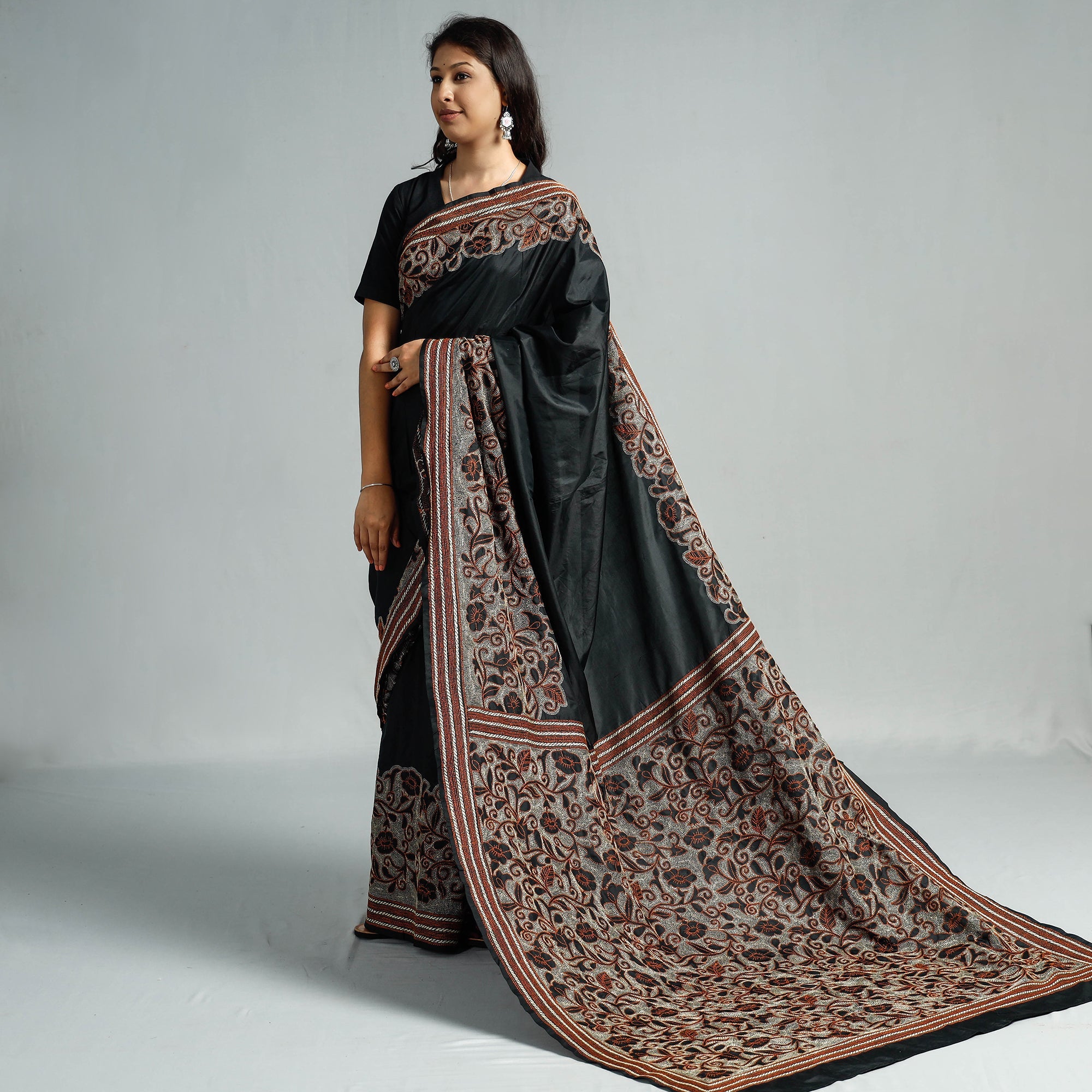 KHUSHBASH - HAPPY LOOM OF EAST Black - Bengal Kantha Embroidery Bangalore Silk Handloom Saree