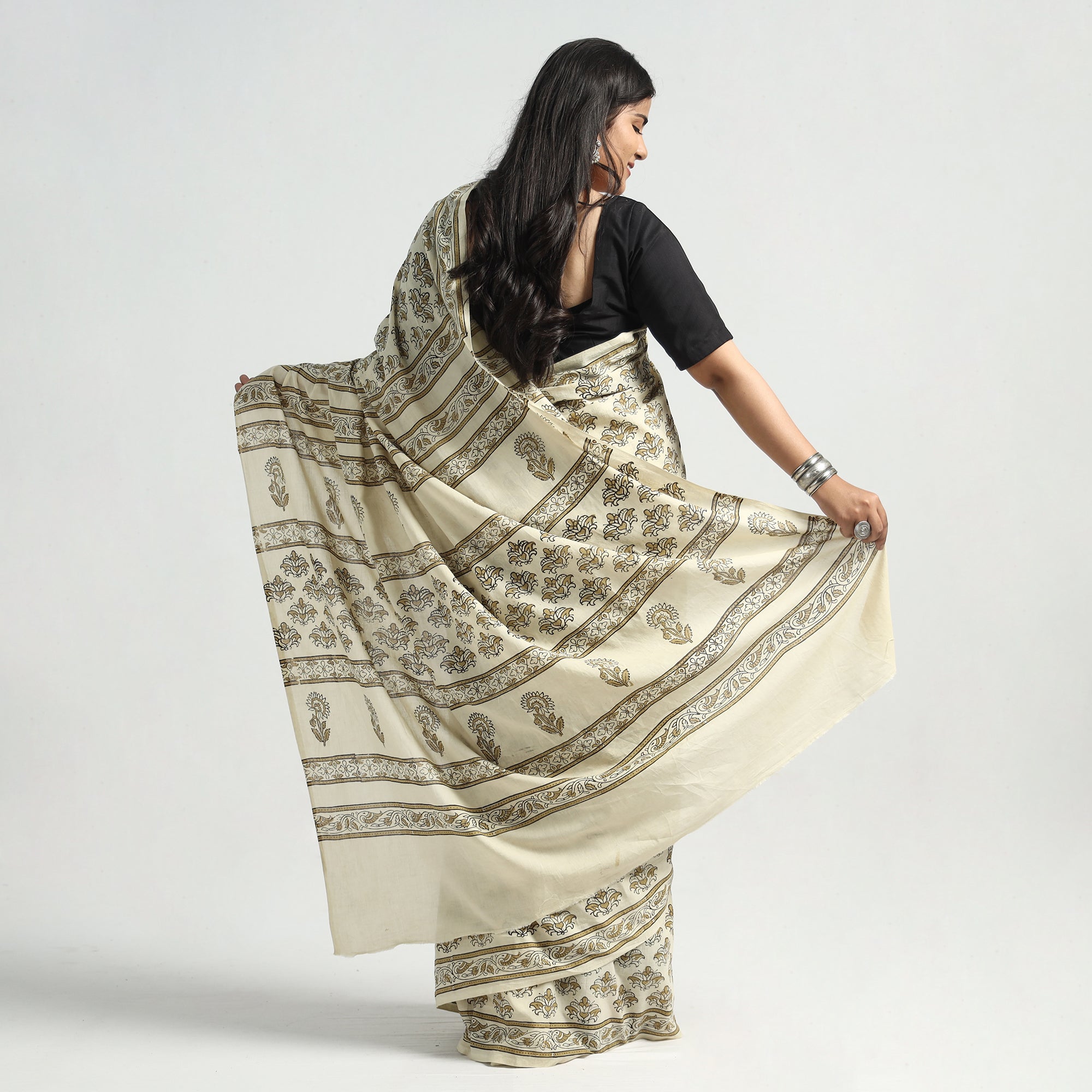 HAVELI CHRONICLES Beige - Akola Hand Block Printed Cotton Saree - view 6