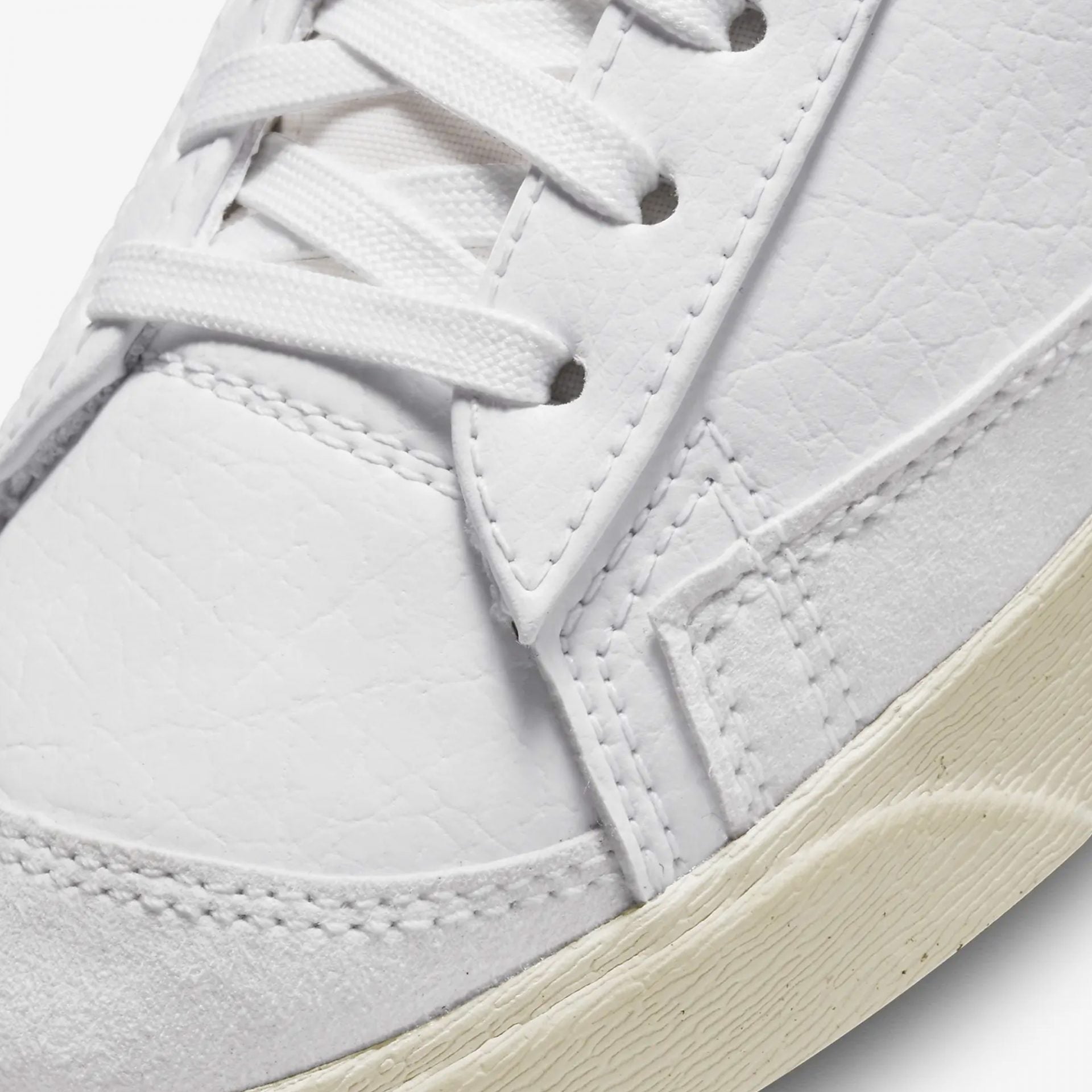 Nike | BLAZER MID '77 NEXT NATURE { WHITE/CACAO WOW - view 2