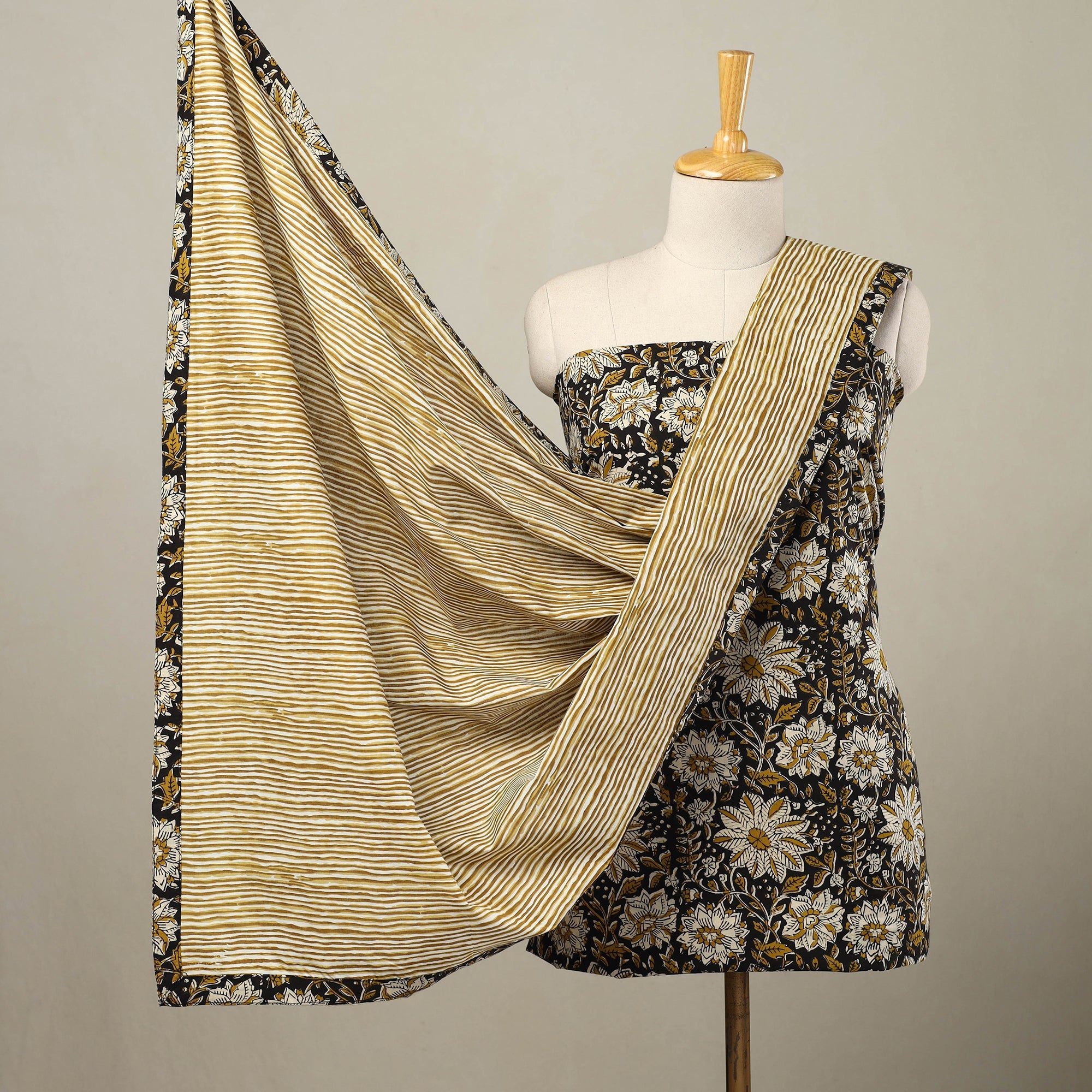 NOORI BAZAR Black - 3pc Cotton Bagru Print Kurta with Sanganeri Dupatta 12