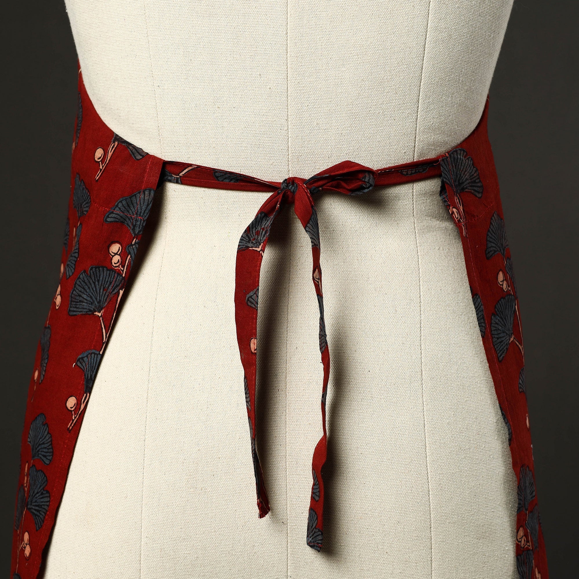 JALPARI Ajrakh Block Print Cotton Apron with Pocket 45 - view 4