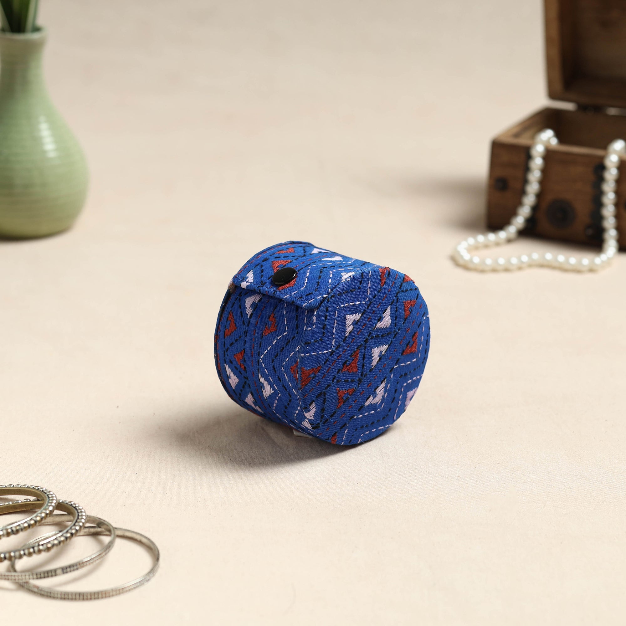 ASALKAAR Bengal Kantha Work Handcrafted Bangle Box (Small) - view 2