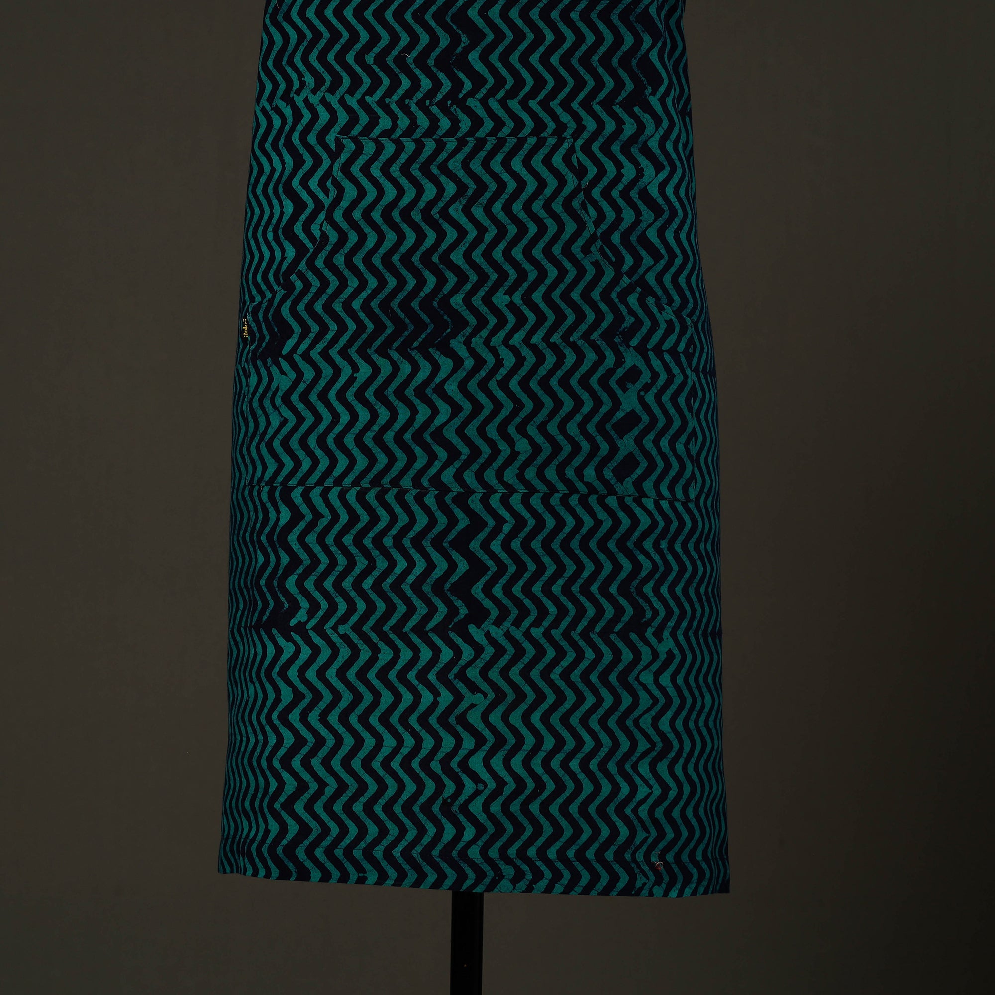 JALPARI Blue - Hand Batik Print Cotton Apron with Pocket 66 - view 2