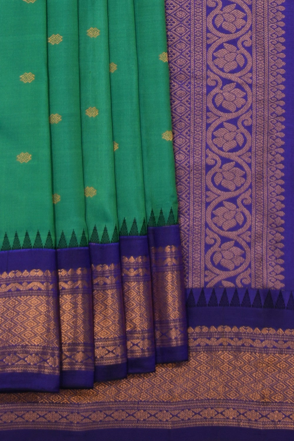 Kalanjali Gadwal Silk Green Saree – Women's