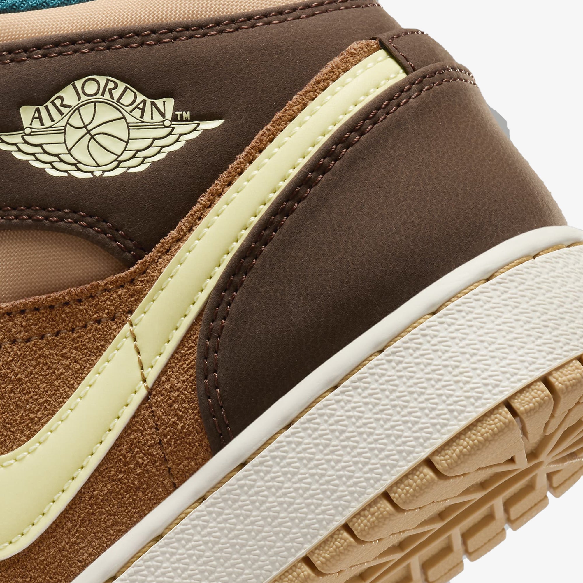 Jordan | AIR JORDAN 1 MID SE { CACAO WOW/LUMINOUS GREEN-ALE BROWN - view 4