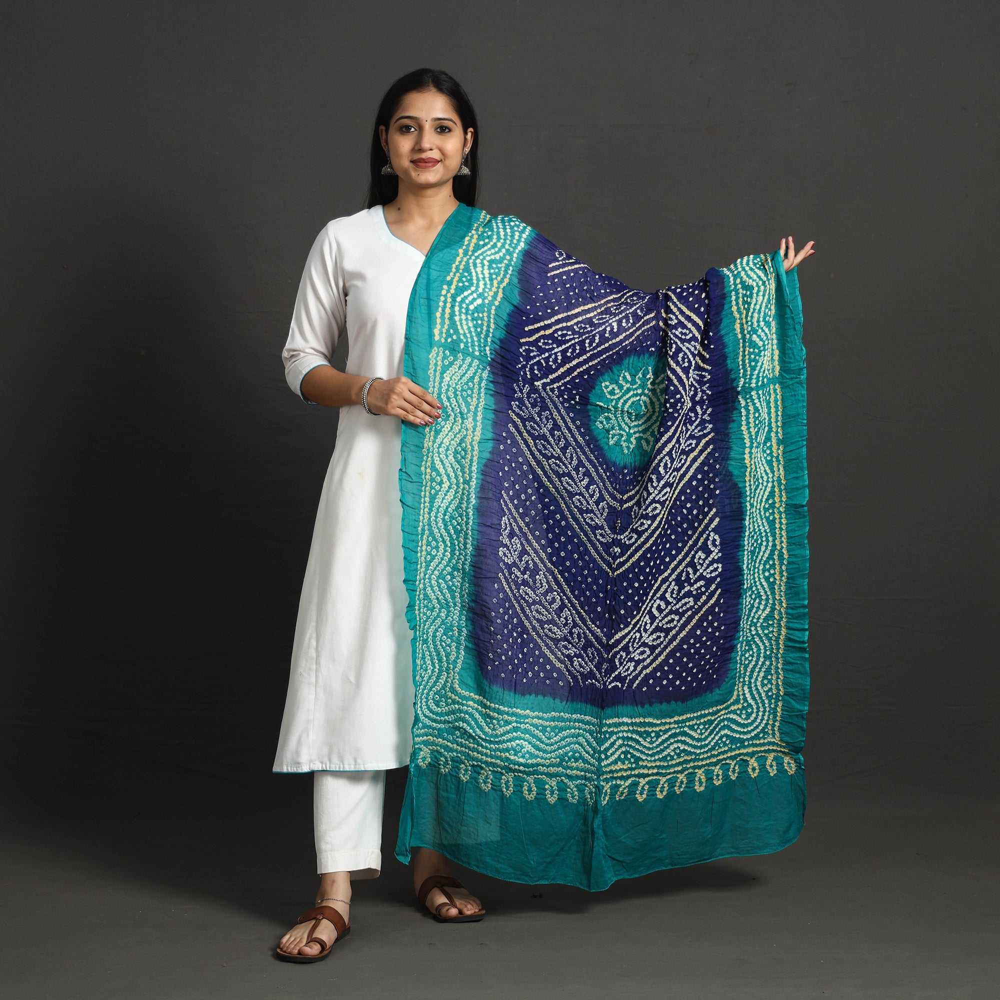 KACHCHH JI CHHAAP Kutch Tie-Dye Cotton Bandhani Dupatta 11