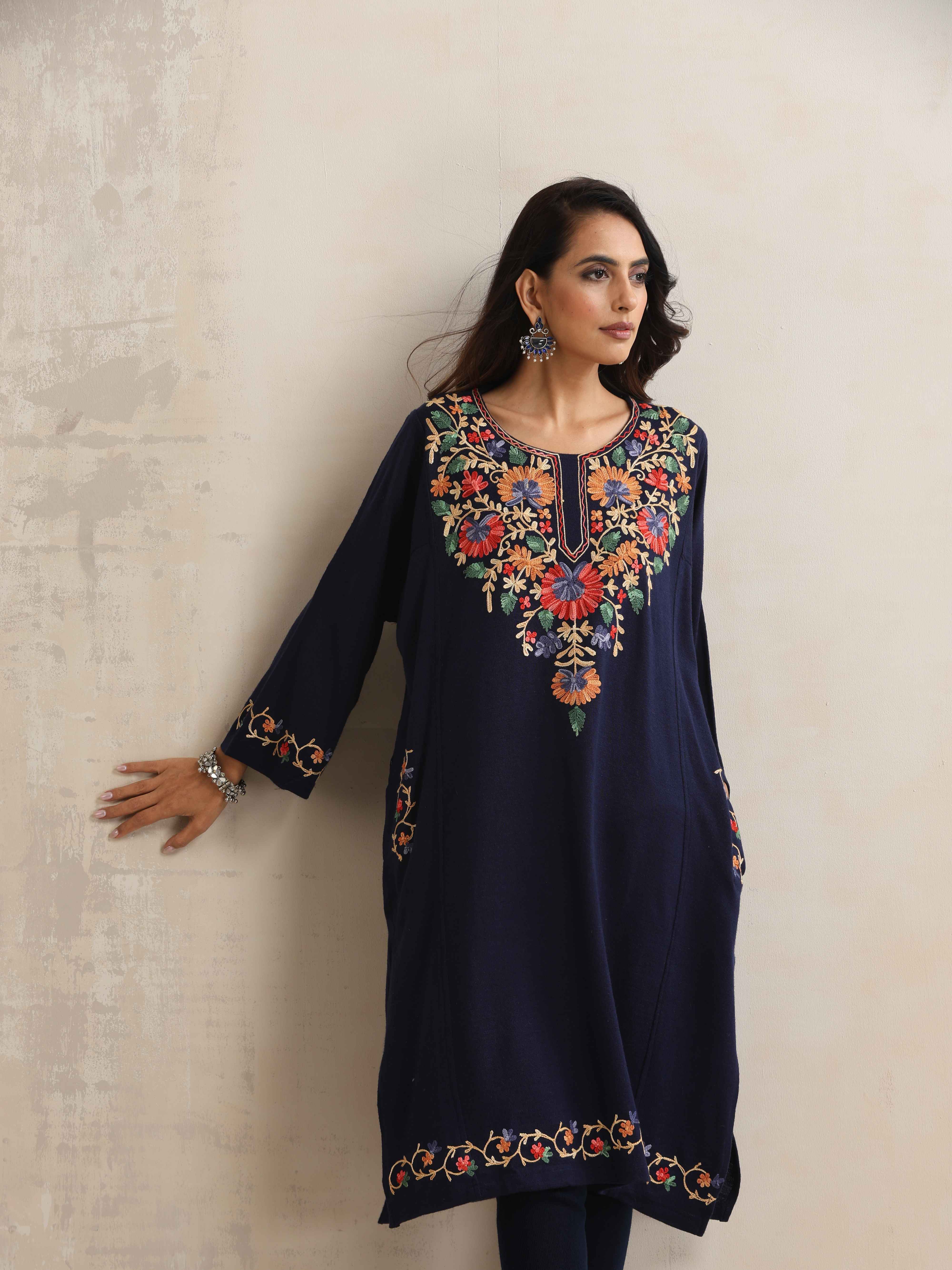 trueBrowns Blue Kashmiri Floral Embroidered Woollen Phiran Kurta - view 6