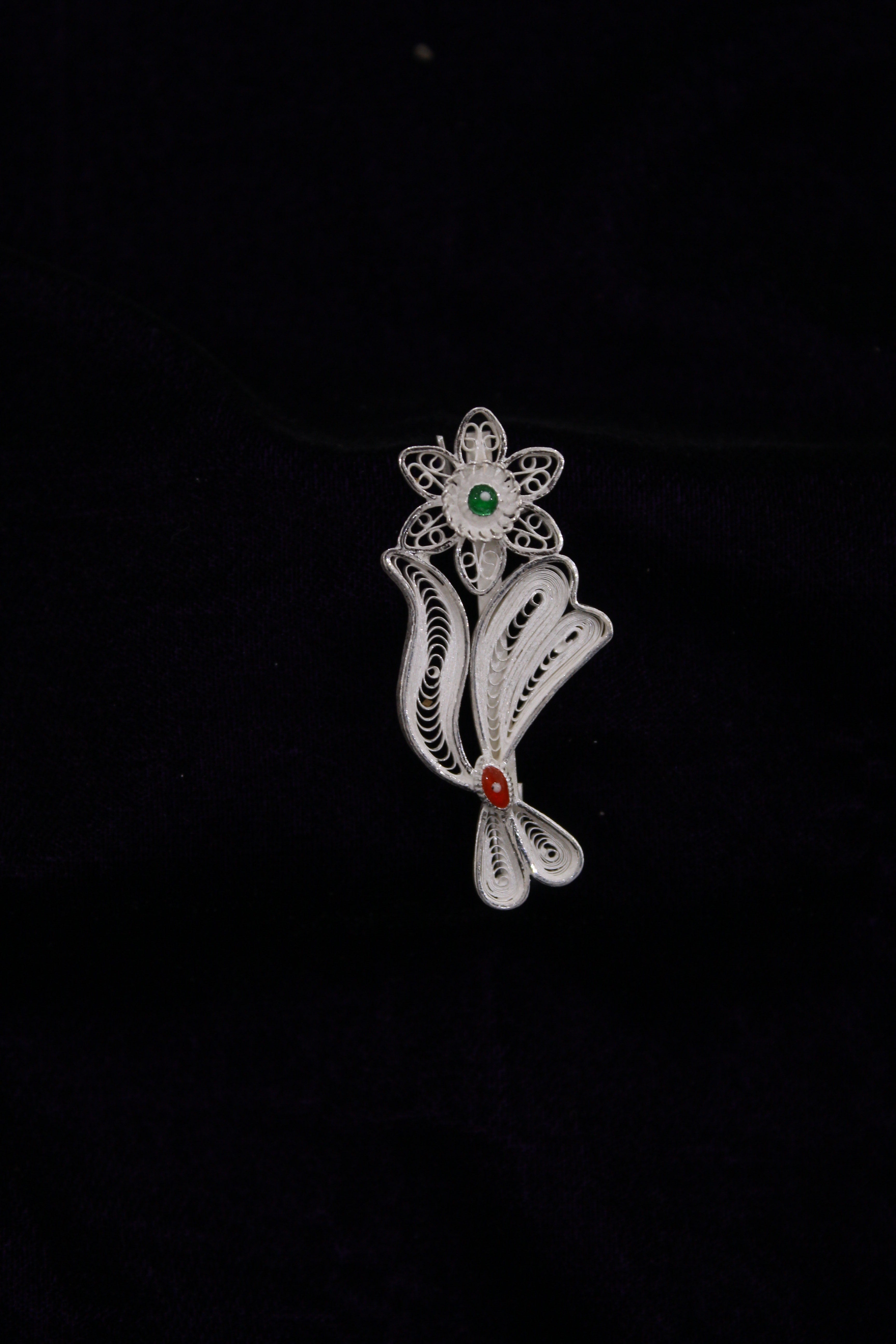 Indianvillez Flower Designer Silver Filigree Saree Pin - view 2