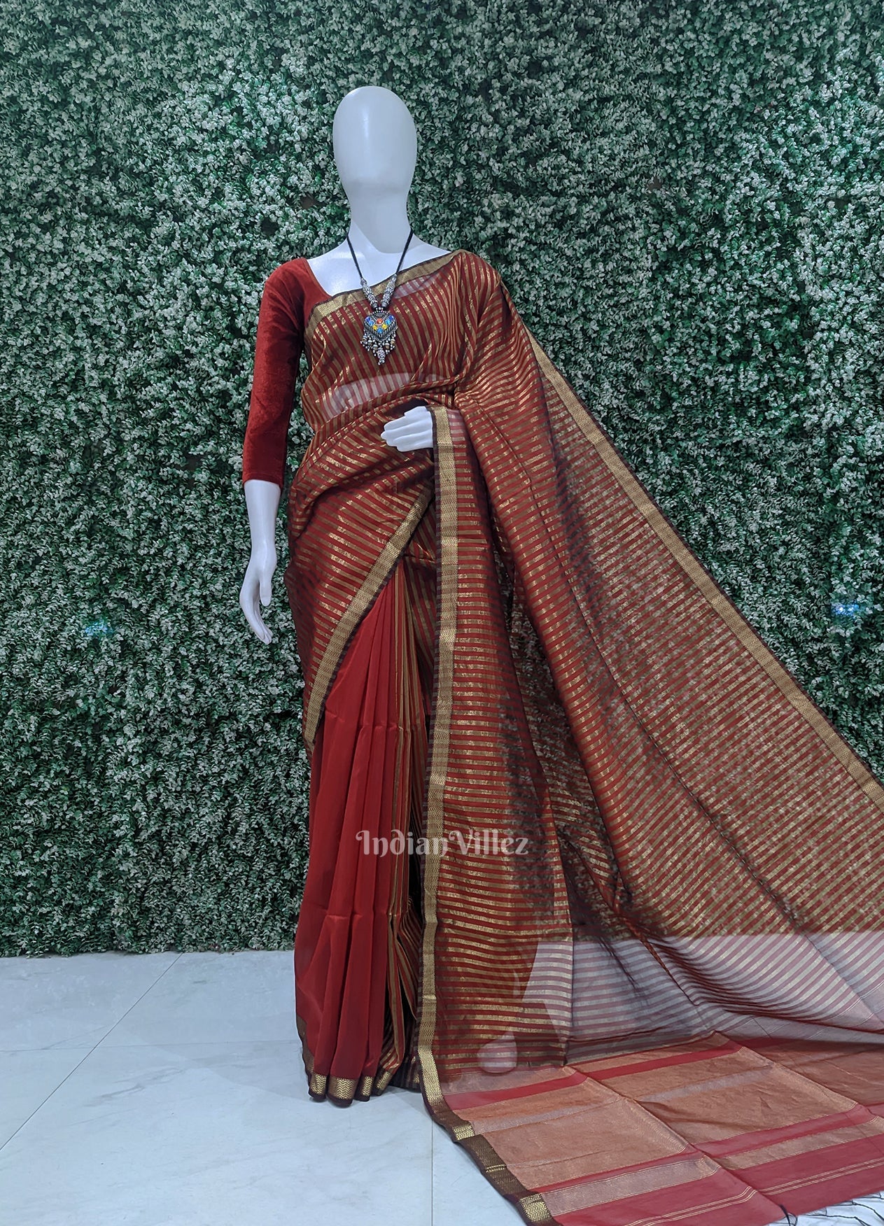 IndianVillèz Red Stripped Pure Silk Cotton Maheshwari Saree