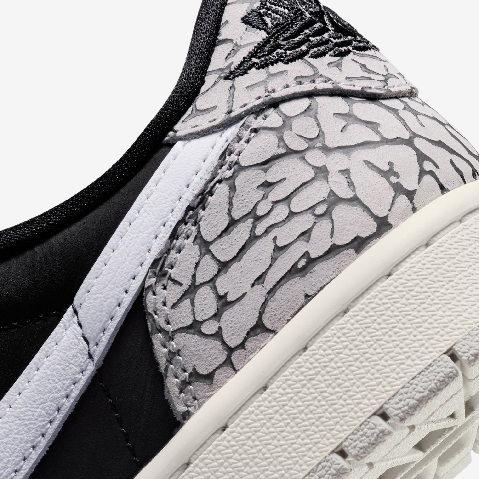 Jordan | AIR JORDAN 1 RETRO LOW OG { BLACK/MUSLIN-TECH GREY-WHITE - view 4