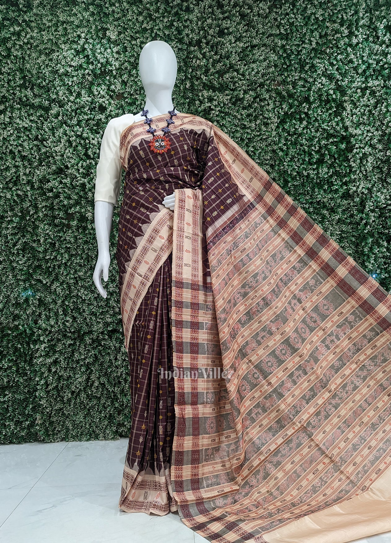 IndianVillèz Maroon Cream Hazar Buti Bomkai Tussar Silk Saree with Sarabandha Anchal