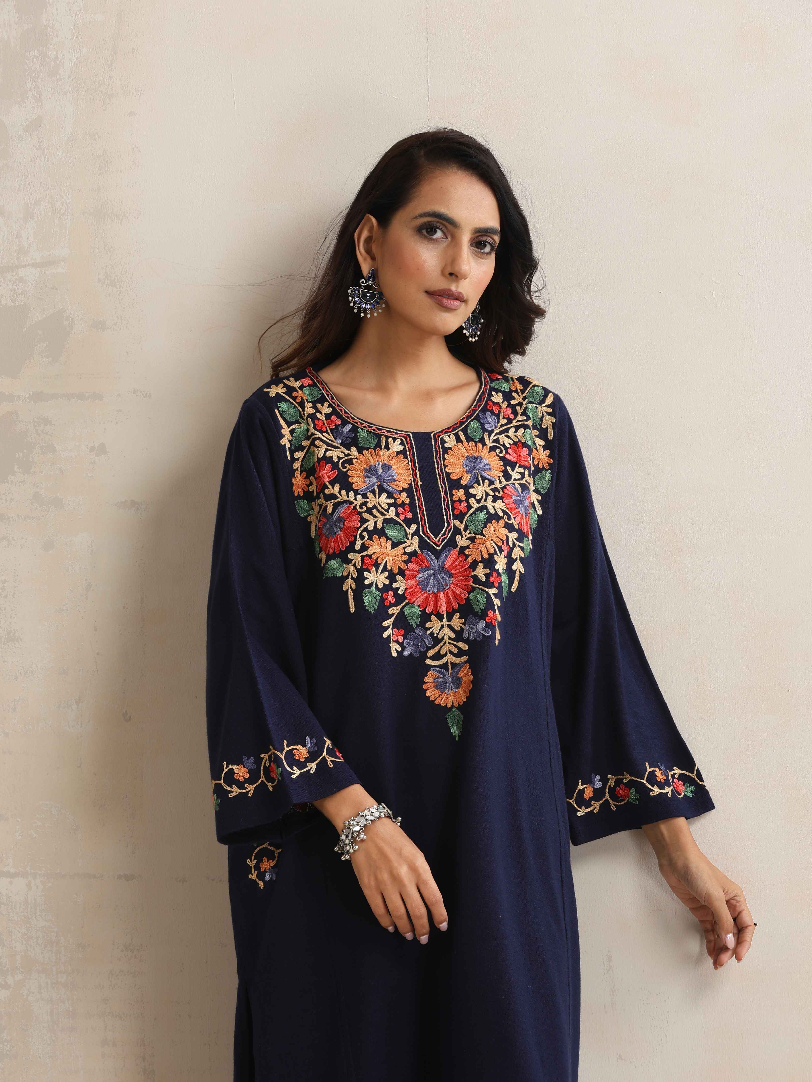 trueBrowns Blue Kashmiri Floral Embroidered Woollen Phiran Kurta - view 7