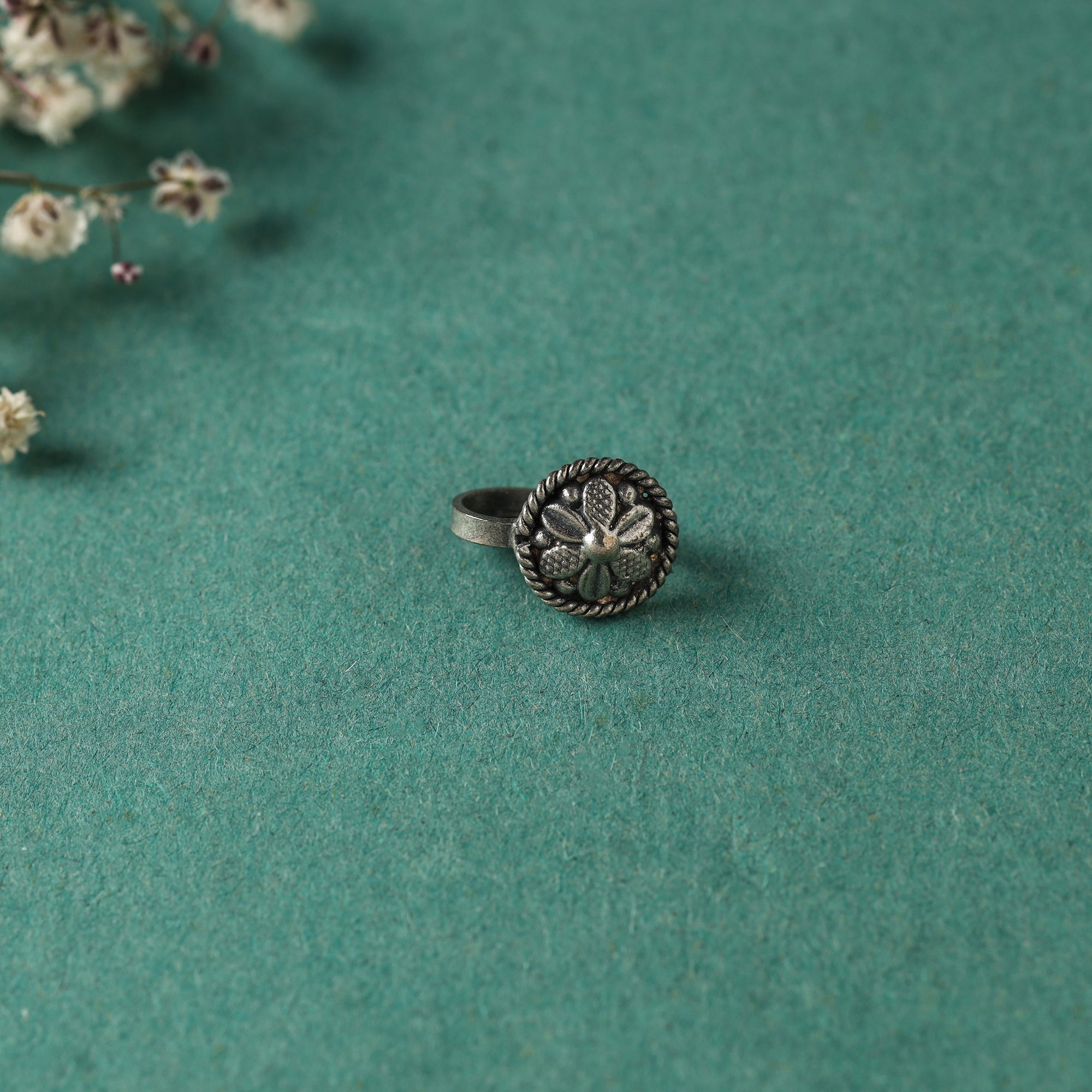 HAVELI CHRONICLES Antique Padma Sterling Silver Nosepin