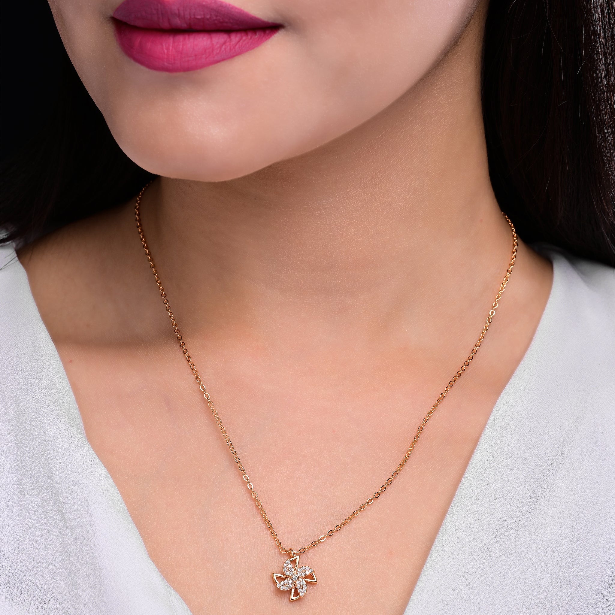 Branta Trendy Spinning Diamond Pendant Necklace For Women