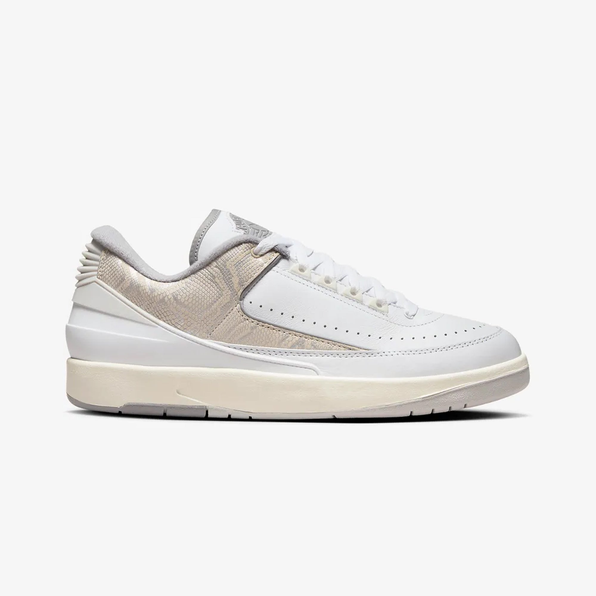 Jordan | AIR JORDAN 2 RETRO LOW { WHITE/CEMENT GREY-SANDDRIFT-NEUTRAL GREY - view 6