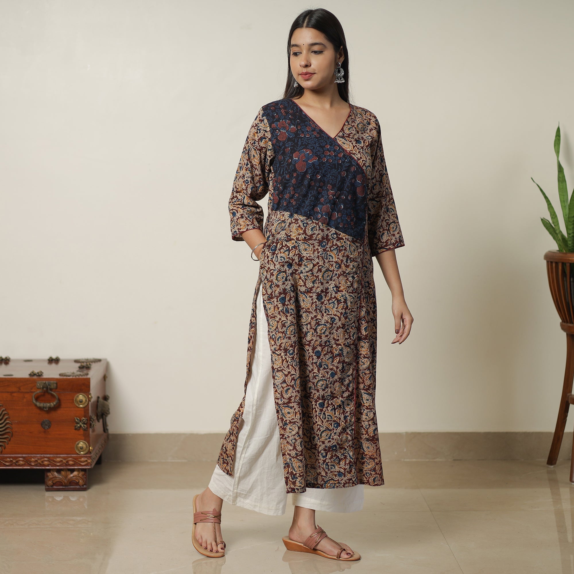 ITOKRI CASUALS Brown - Pedana Kalamkari Block Printed Cotton Straight Kurta with Ajrakh Patchwork 09 - view 3