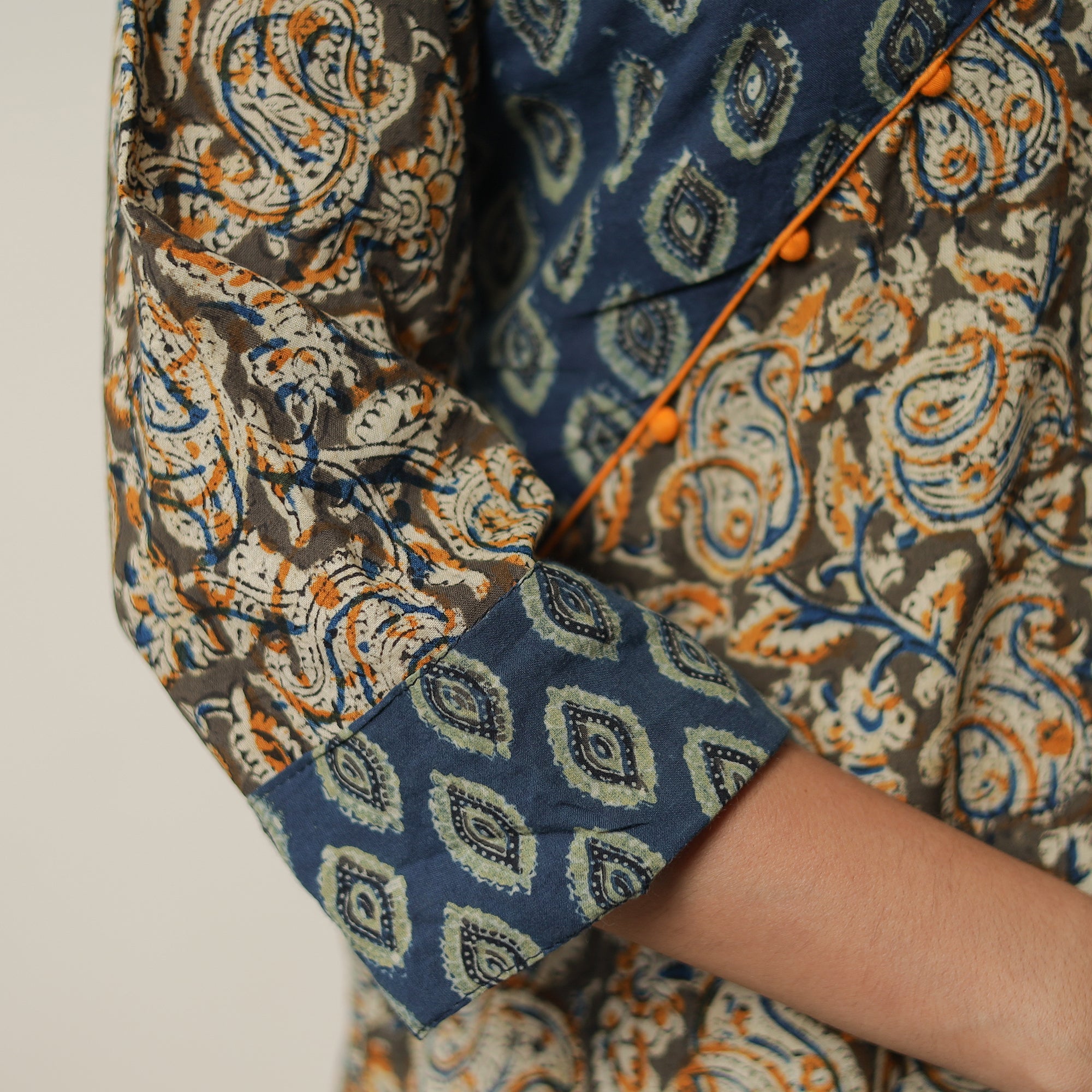 ITOKRI CASUALS Brown - Pedana Kalamkari Block Printed Cotton Short Kurta with Ajrakh Patchwork 05 - view 6