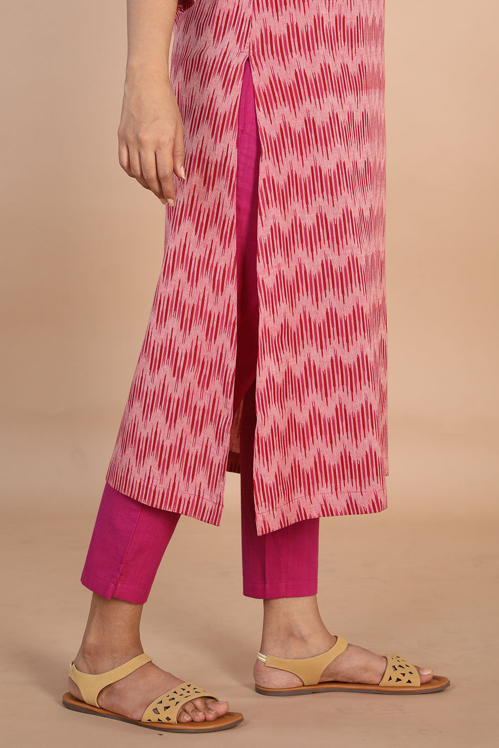 Kalanjali Ethnics Ikat straight cut kurti – Women's, Pink - view 2