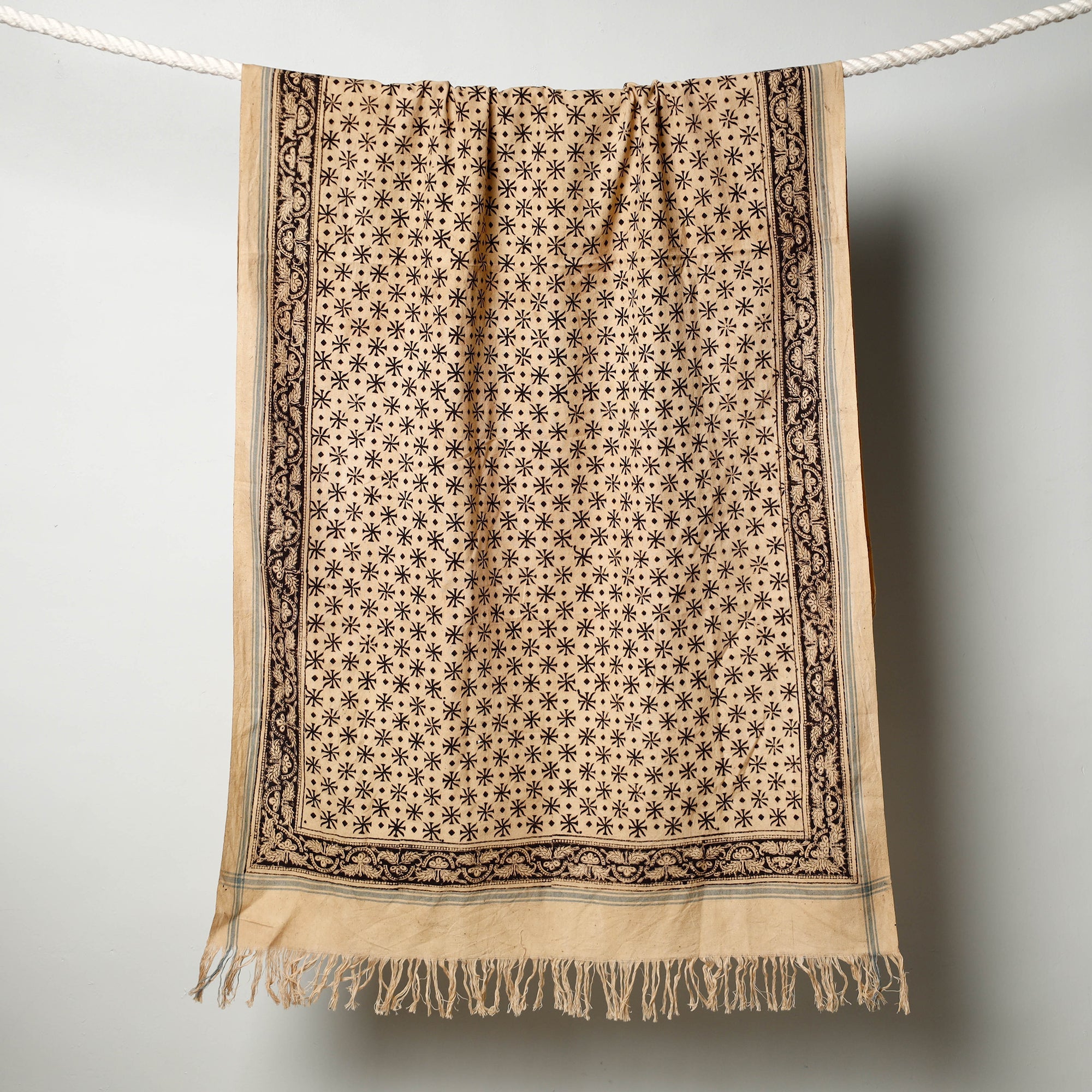PITCHUKA SRINIVAS KALAMKARI PEDANA Beige - Pedana Kalamkari Block Printed Handloom Cotton Towel - view 2