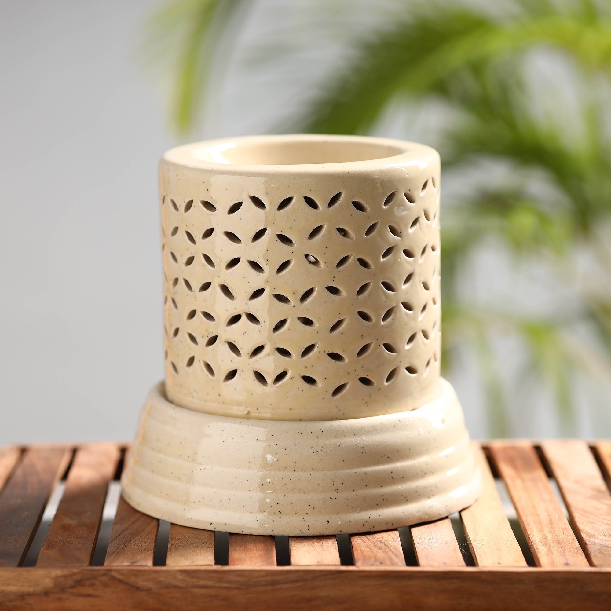 ITOKRI CRAFTS INITIATIVE Handcrafted Ceramic Electrical Aroma Diffuser (7 inches) - view 2