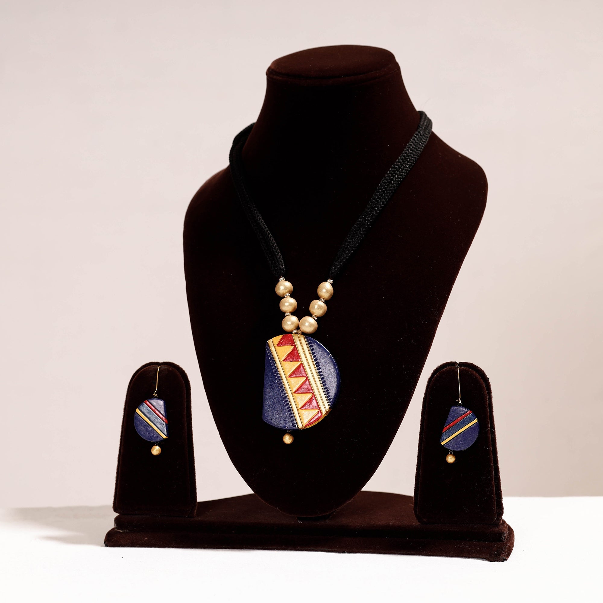 KHUSHBASH - HAPPY LOOM OF EAST Bishnupur Handpainted Terracotta Necklace Set