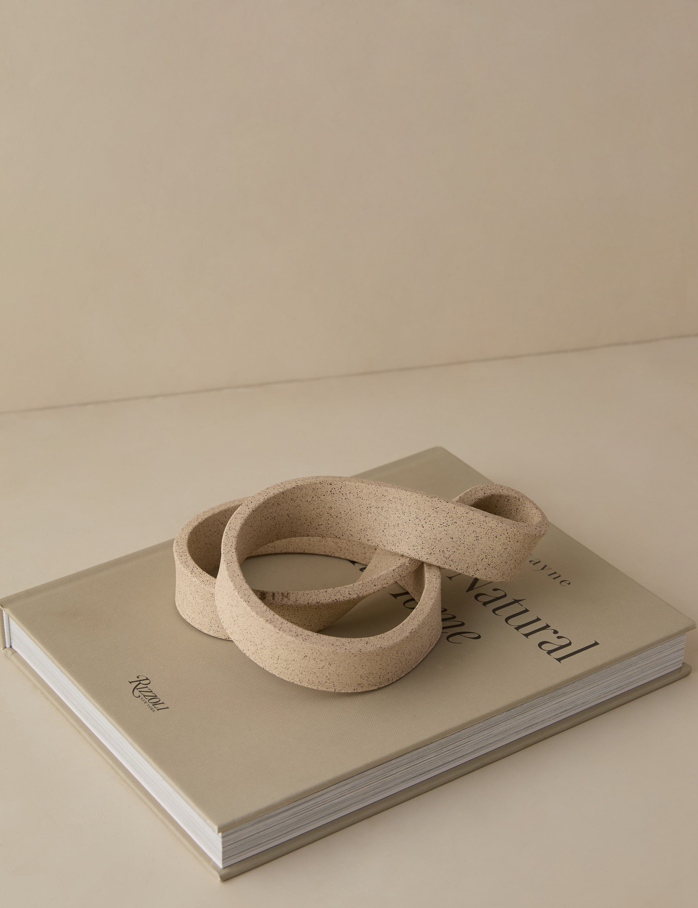 Lulu and Georgia Elas Art Object – Sand