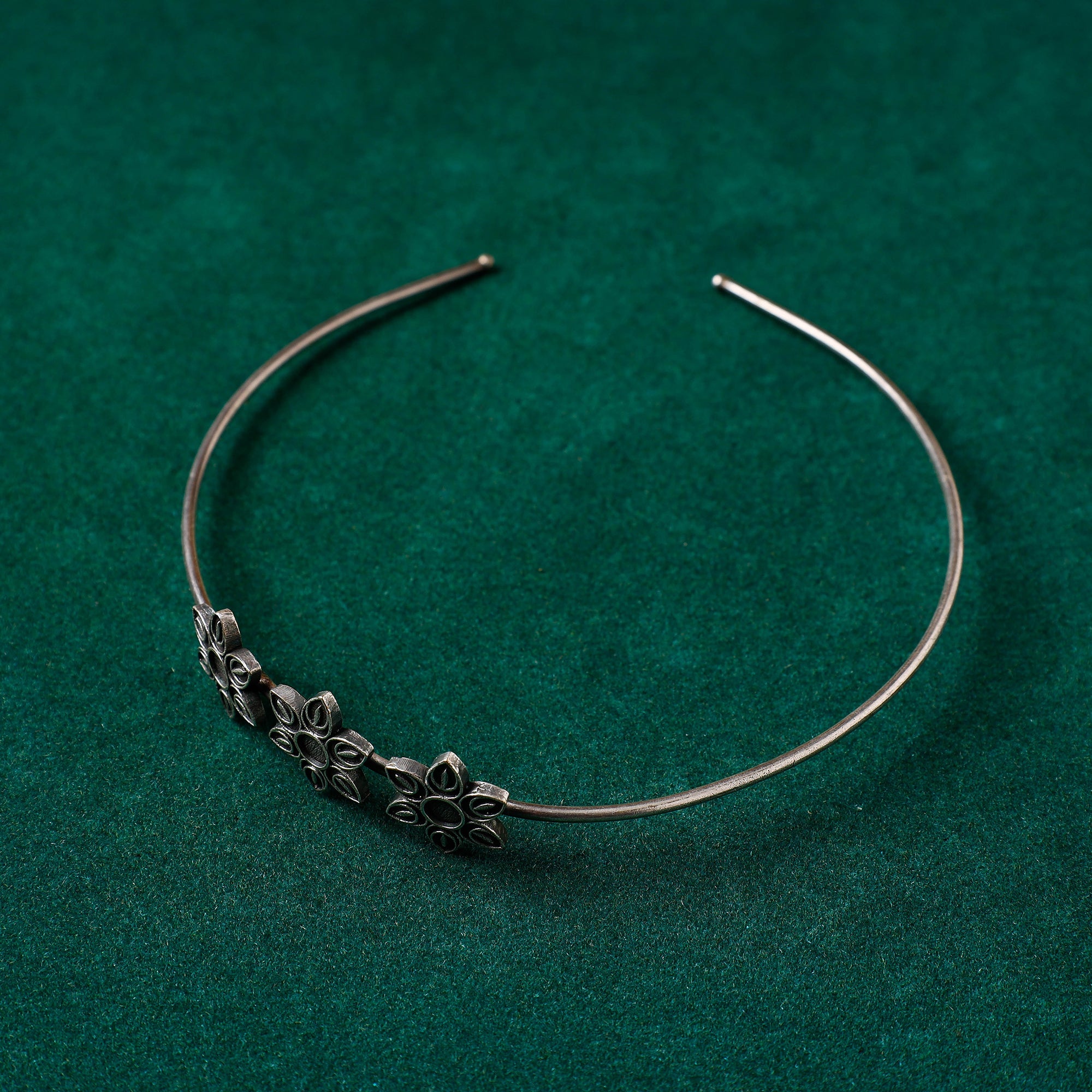 WHITE RIVER STORIES Antique Silver Finish Oxidised Brass Base Hair Band