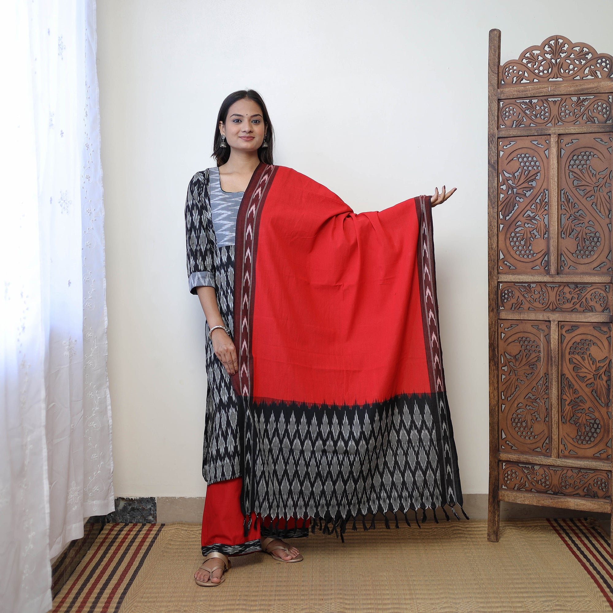 ITOKRI CASUALS Black - Handloom Cotton Pochampally Ikat Kurta Set 09 - view 2