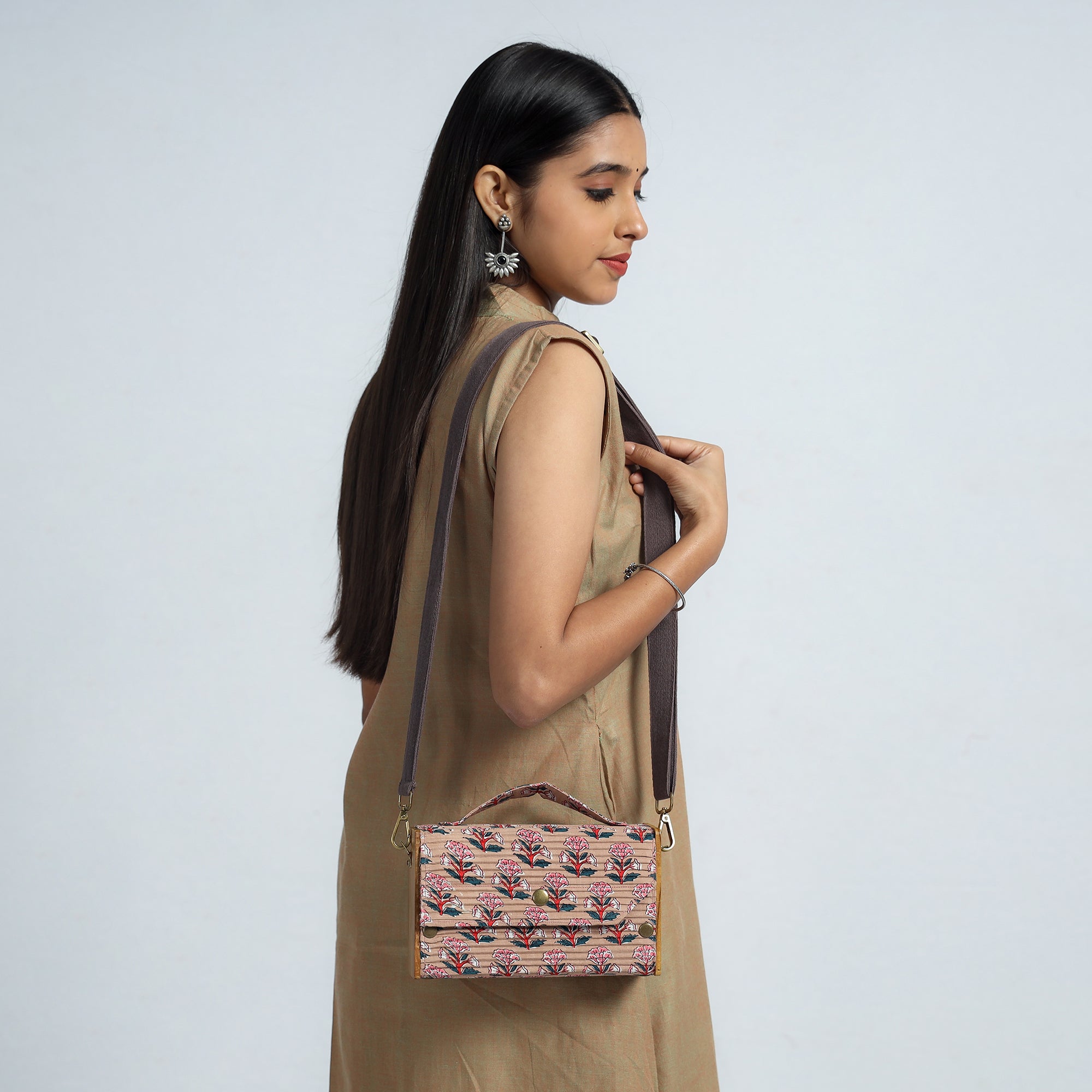 LUKKA CHUPPI Beige - DIY Box Sling Bag / Clutch with Changeable Sleeve