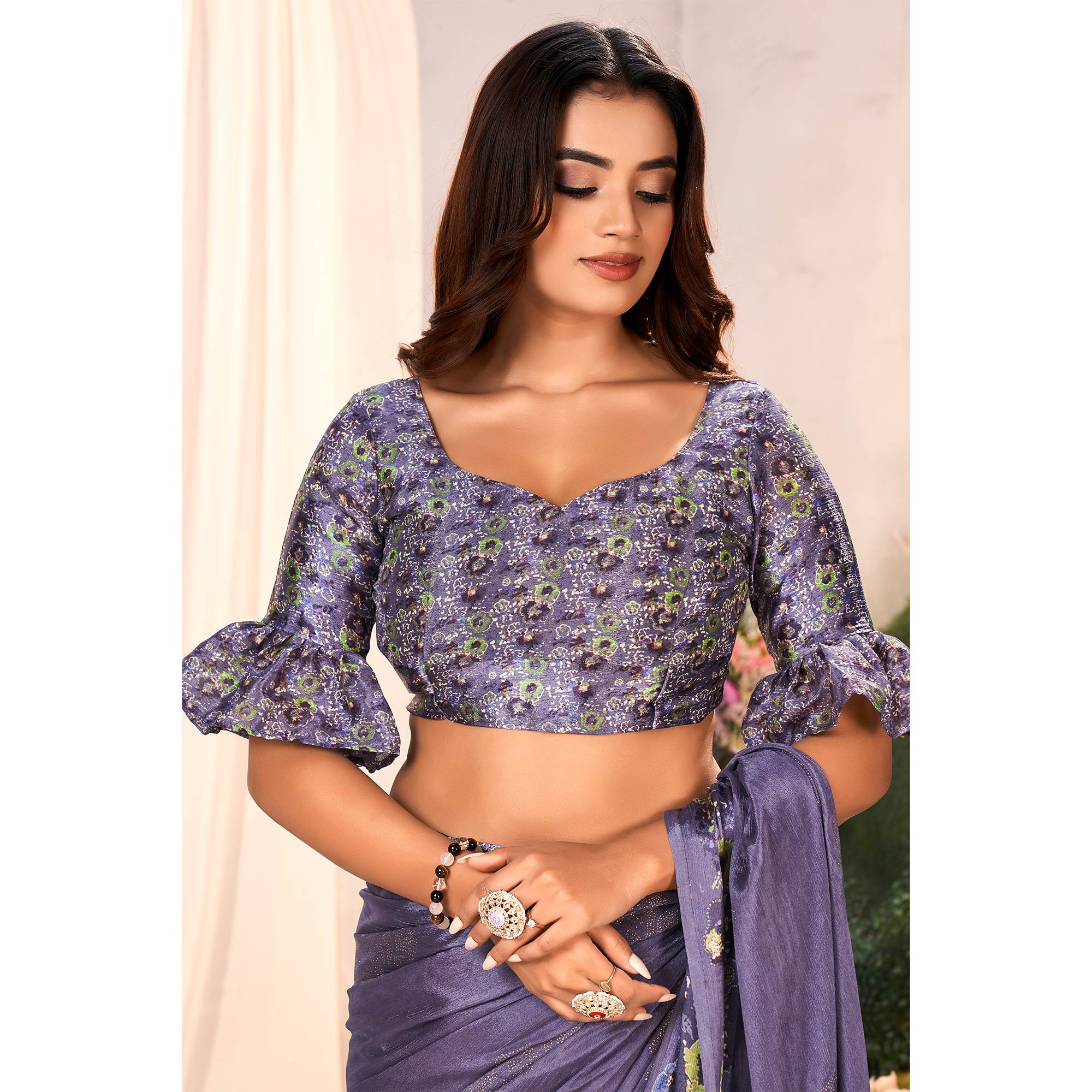Peachmode Lavender Floral Foil Printed Chiffon Saree With Tassels - view 3