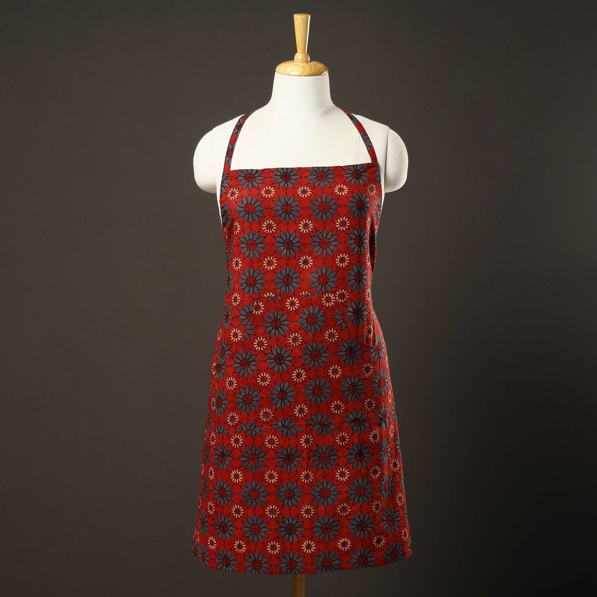 ITOKRI CRAFTS INITIATIVE Ajrakh Block Printed Cotton Apron with Pocket 09