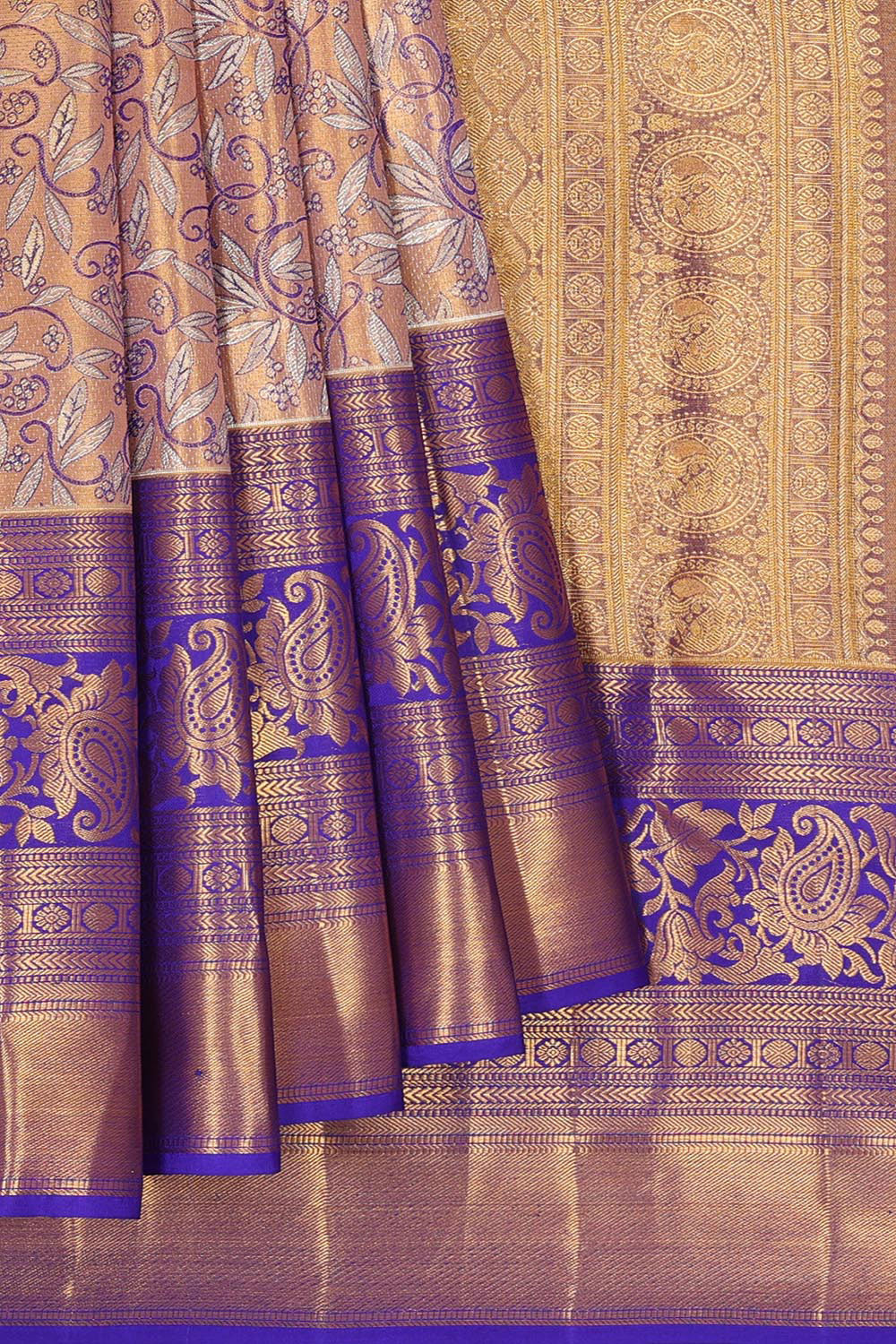Kalanjali Kanchipattu An Ethereal Metallic-Gold Saree