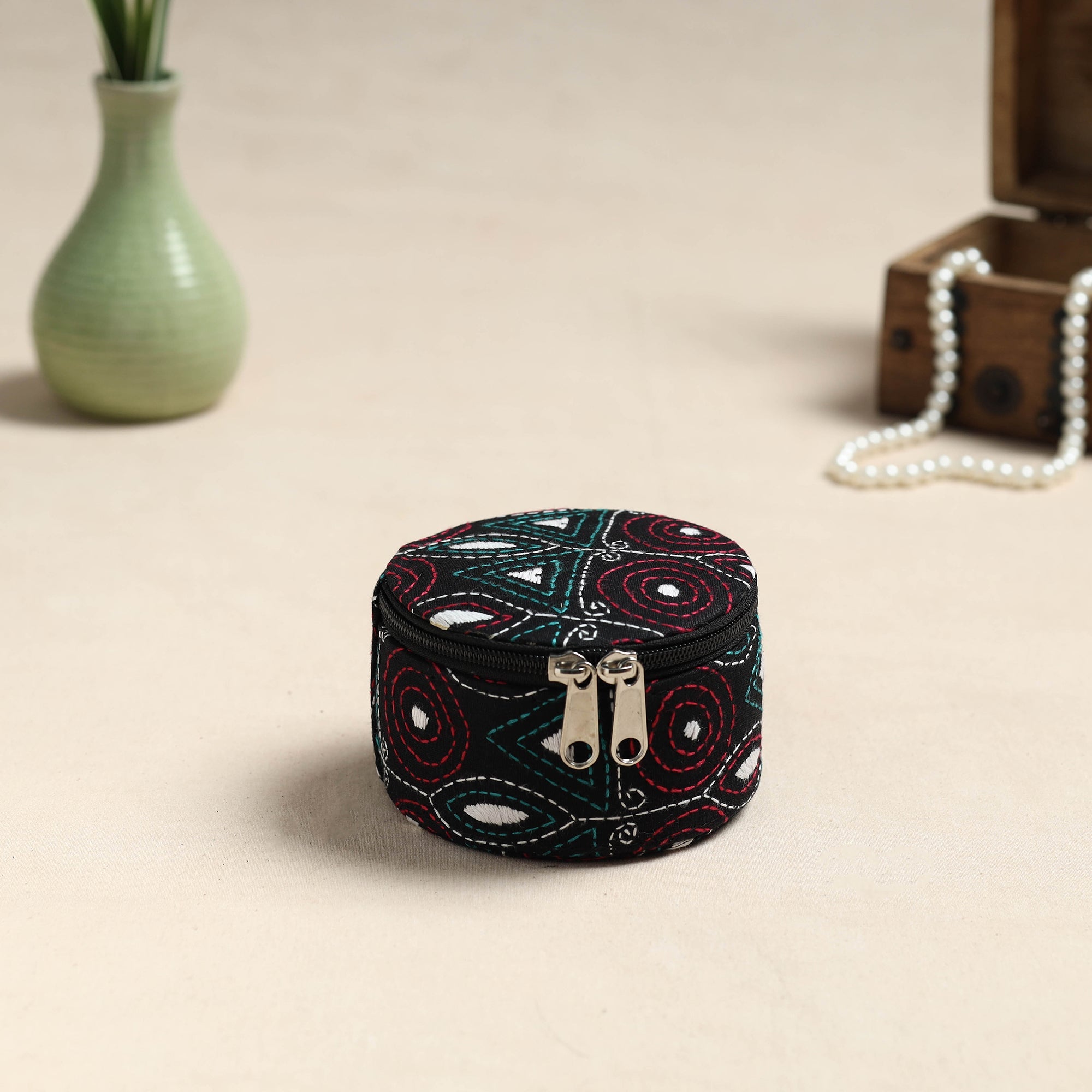 ASALKAAR Bengal Kantha Work Handcrafted Round Utility Box