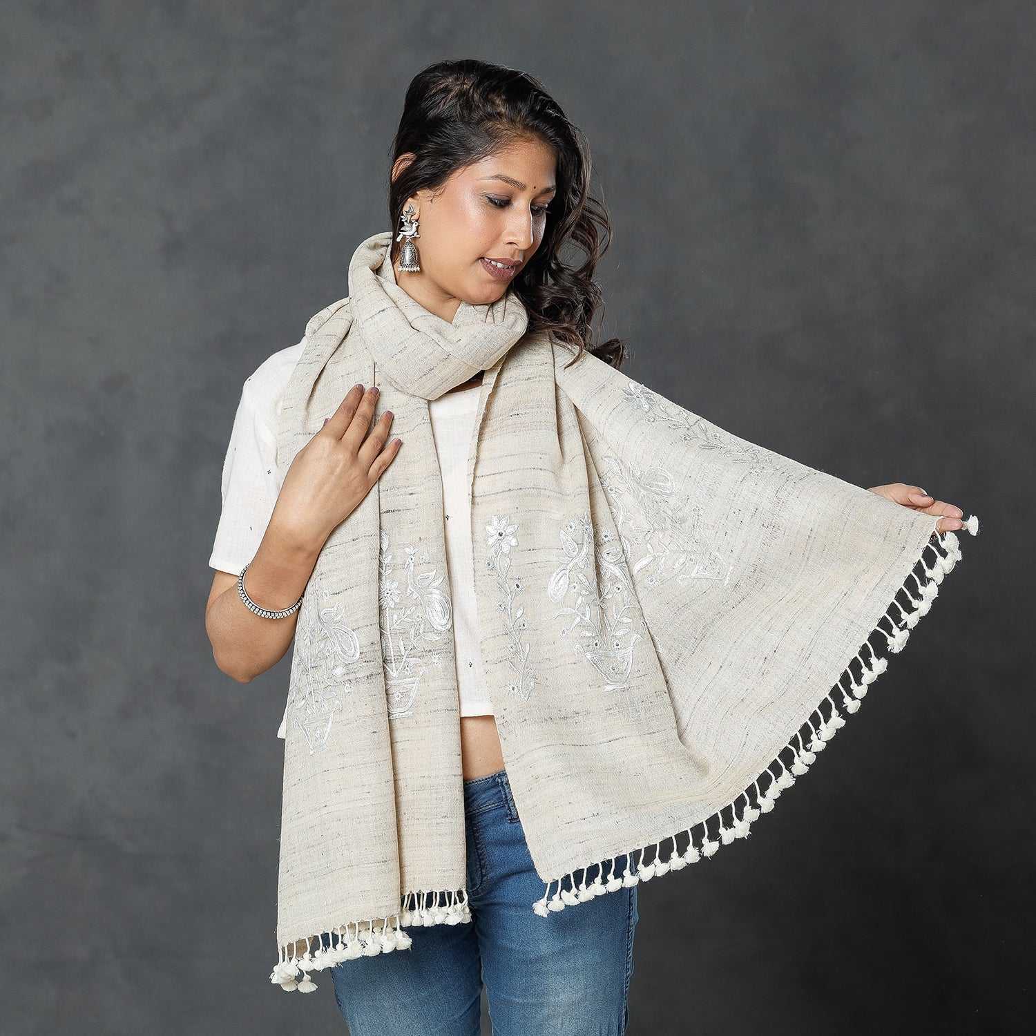 VANKAR BHIMJI KANJI Beige - Kutch Handwoven Pakko Embroidery Silk x Merino Wool Stole - view 2