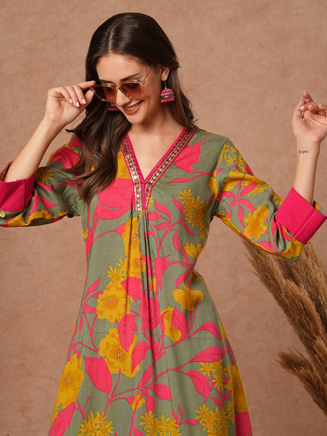 Fashor Floral Printed A-Line Pleated Kurta with Pant - Green - view 2