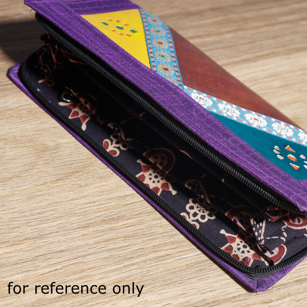 ANCHAL BIJLANI PATHUBHAI Brown - Handcrafted Kutch Leather Wallet - view 2