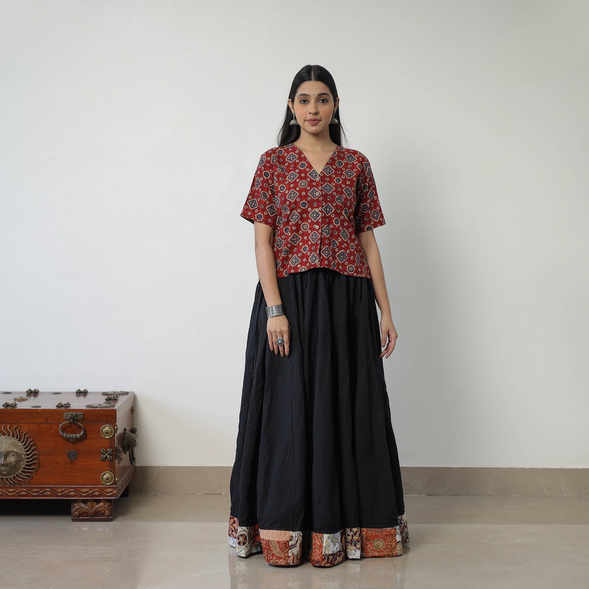 NOORI BAZAR 24 Kali Plain Cotton Skirt with Patchwork Border 02