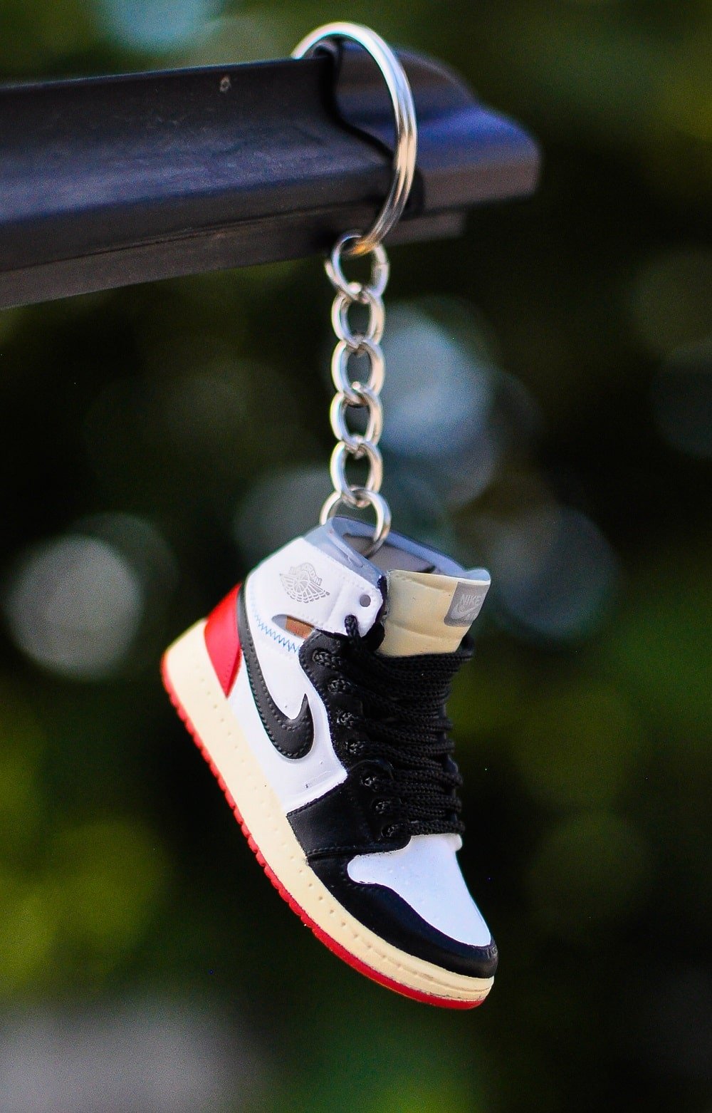 Kicks Machine 3D Sneaker Keychain AJ1 Union Black Toe - view 2