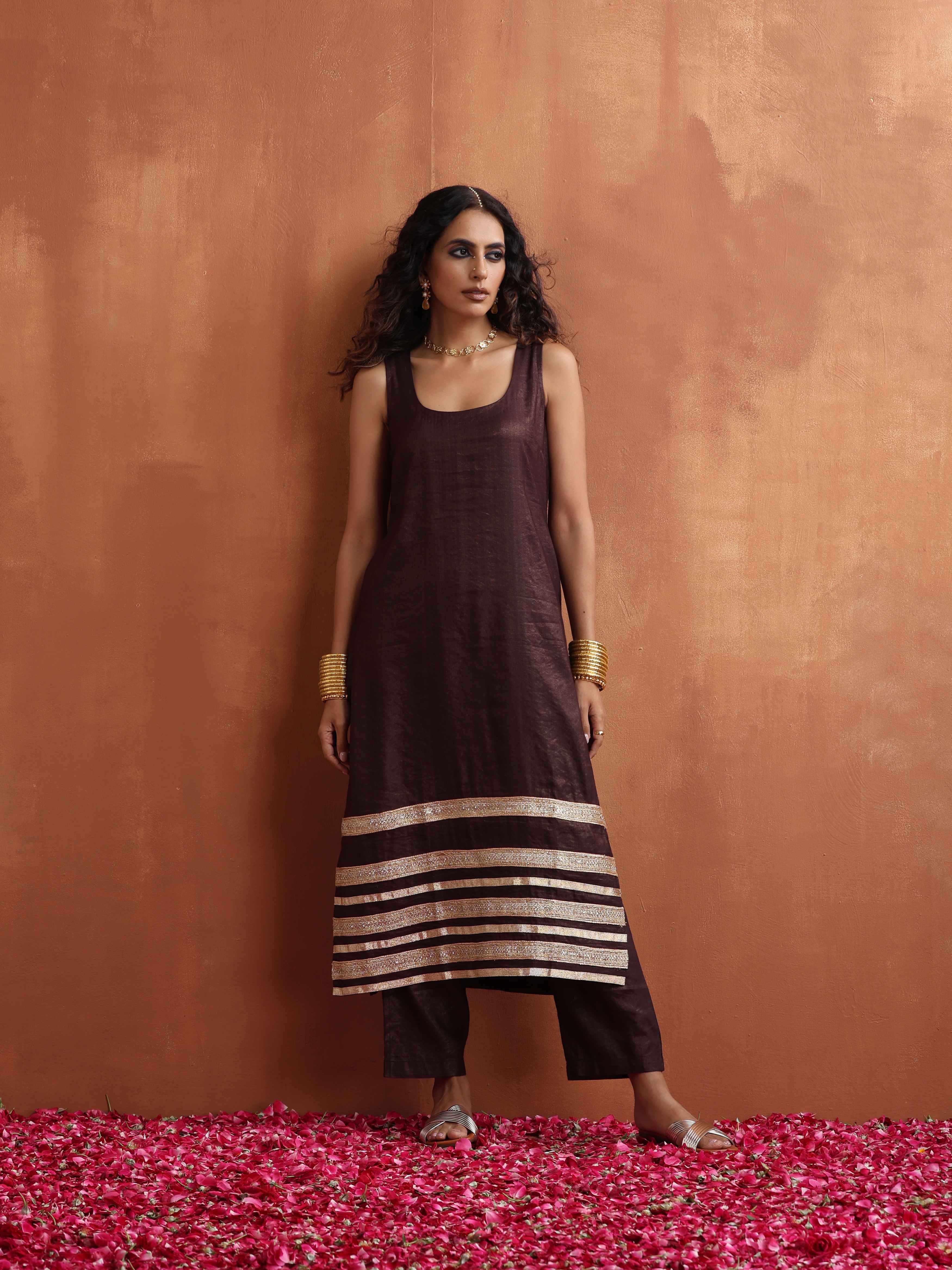 trueBrowns Brown Metallic Straight Kurta Set - view 2