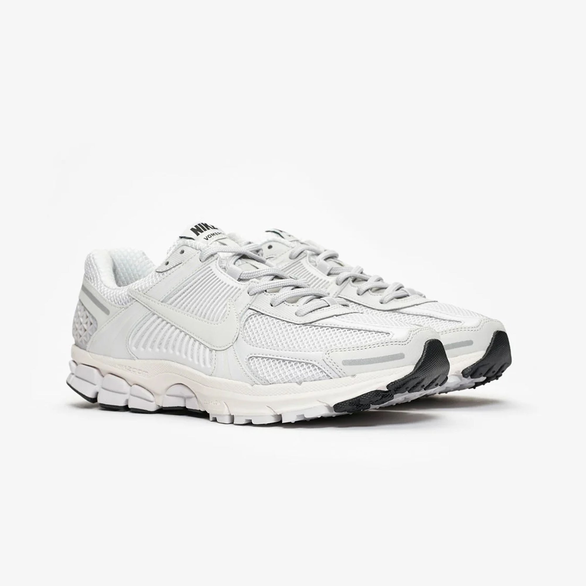 Nike | ZOOM VOMERO 5 SP { VAST GREY/VAST GREY-BLACK-SAIL