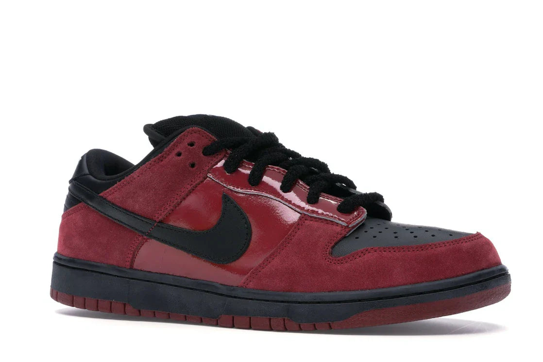 Nike SB Dunk Low 'Milli Vanilli' – Red - view 3