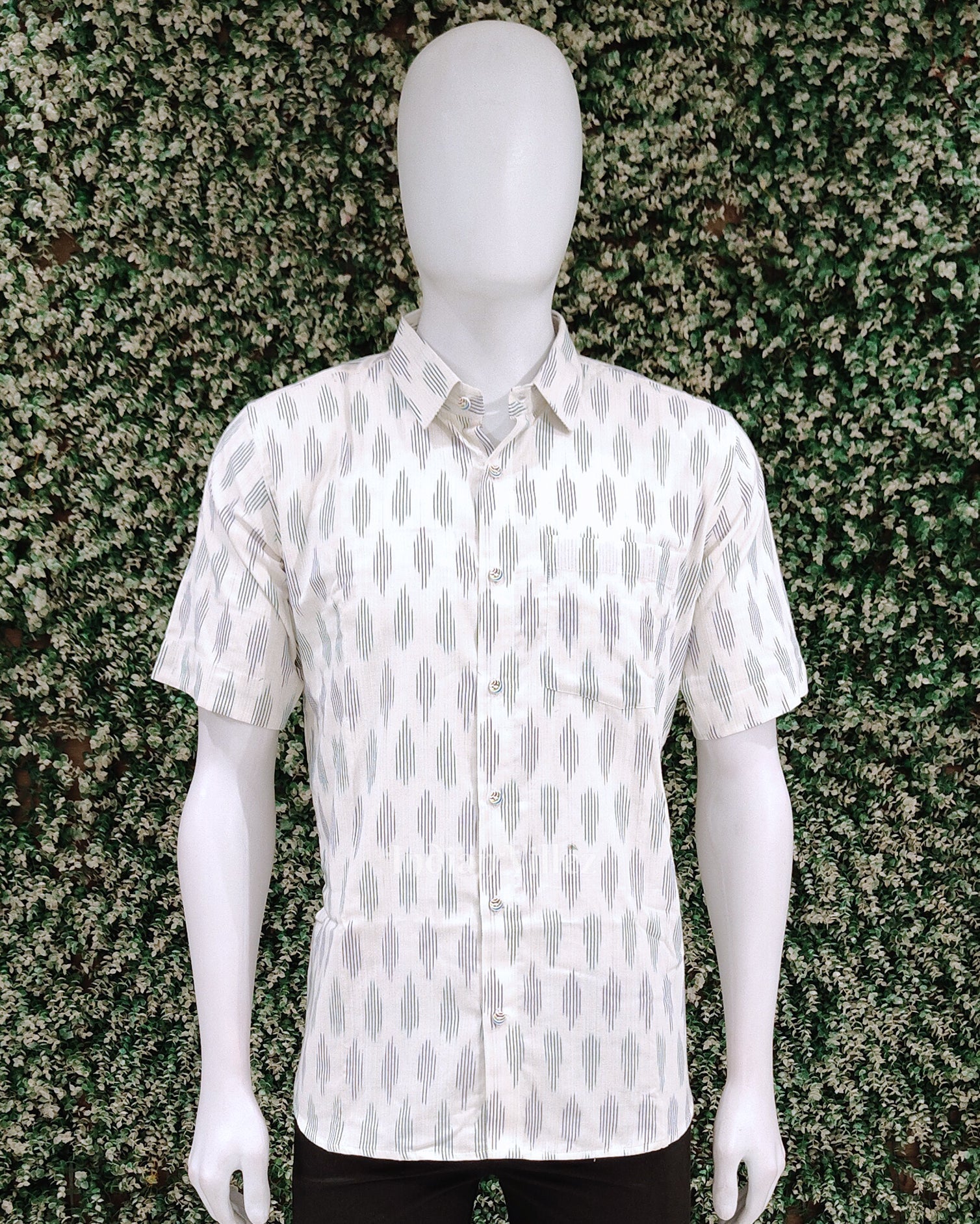 IndianVillèz White Pochampally Odisha Ikat Cotton Half Sleeve Shirt for Men