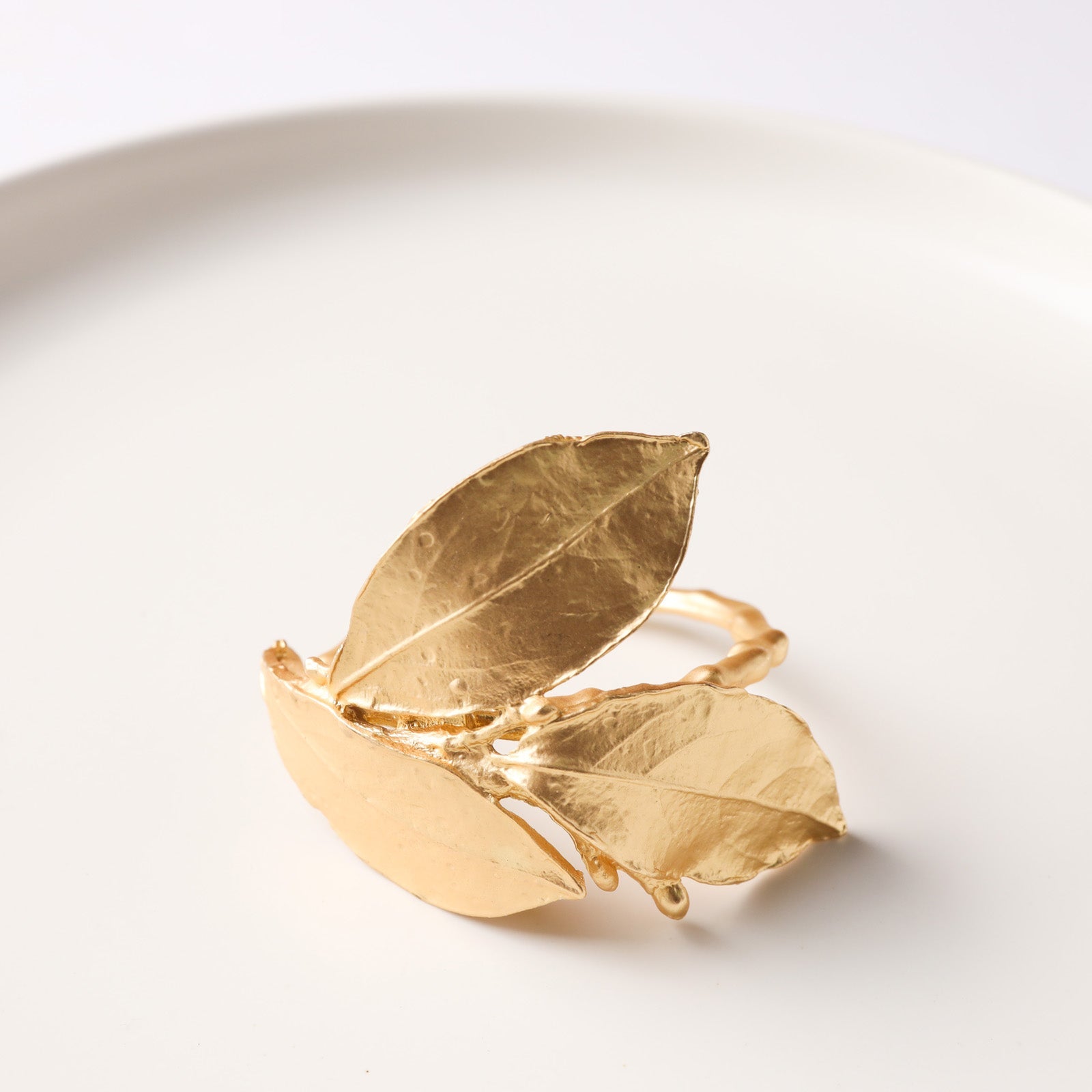 Nestasia Gold Leaf Serviette Ring
