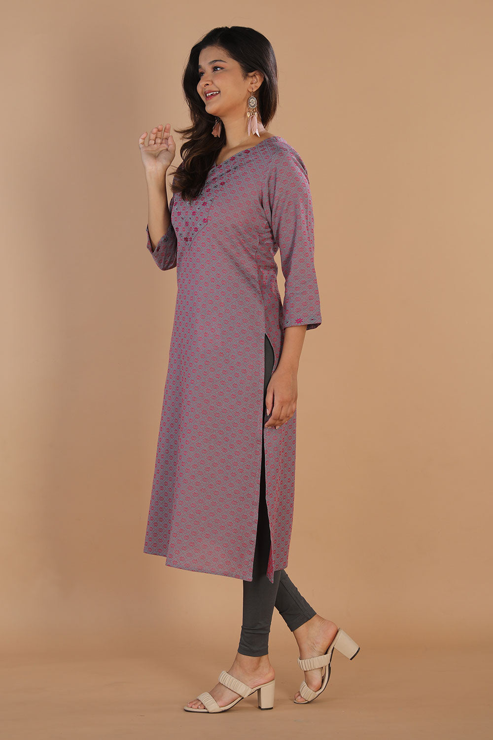 Kalanjali Ethnics Geometric embroidered long kurti - view 3